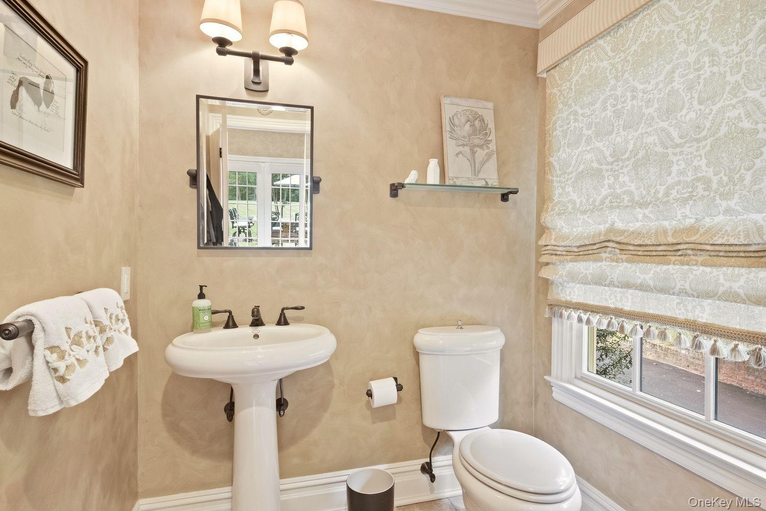 8 Fiddlers Green Drive – For Sale photo 7