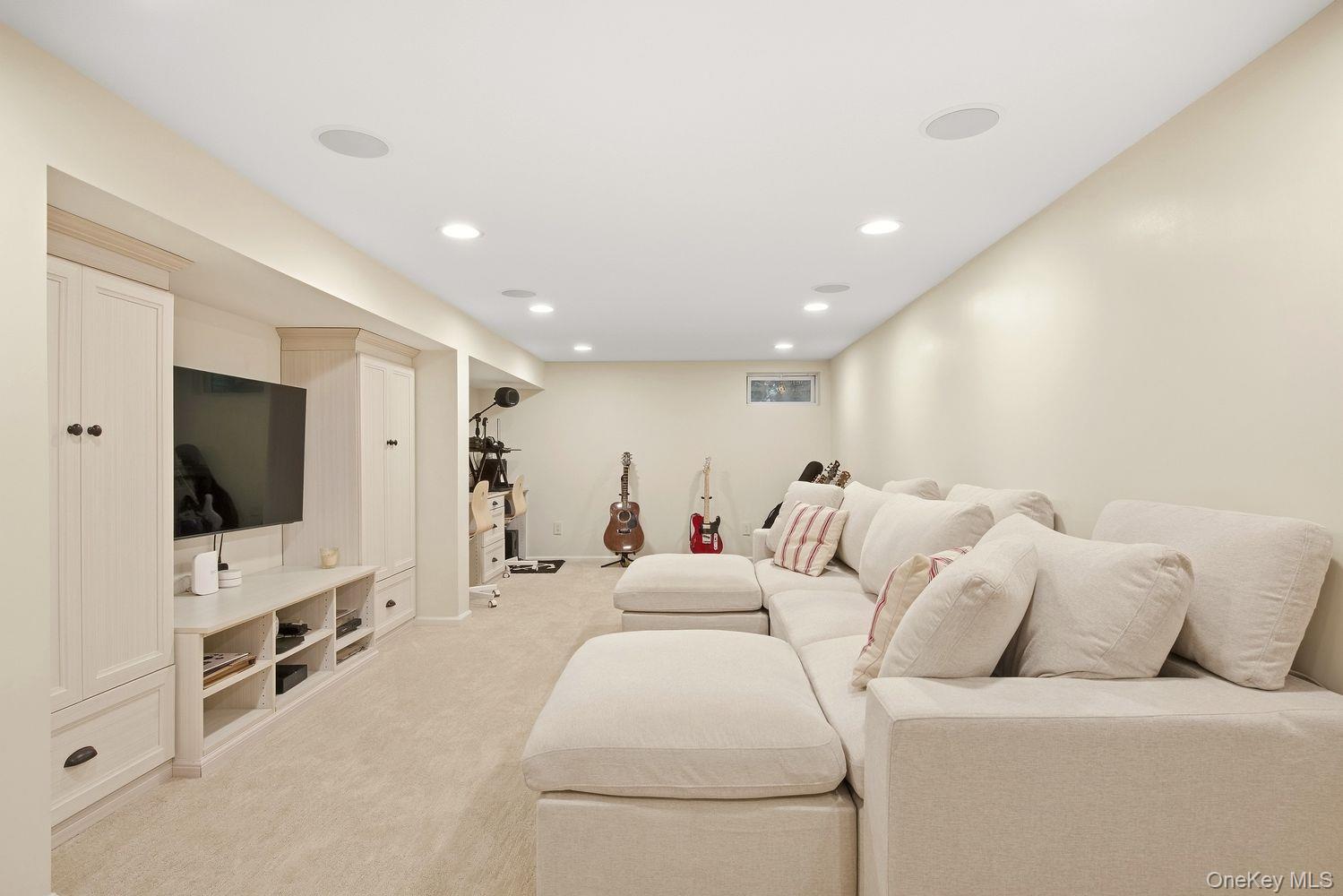 8 Fiddlers Green Drive – For Sale photo 22