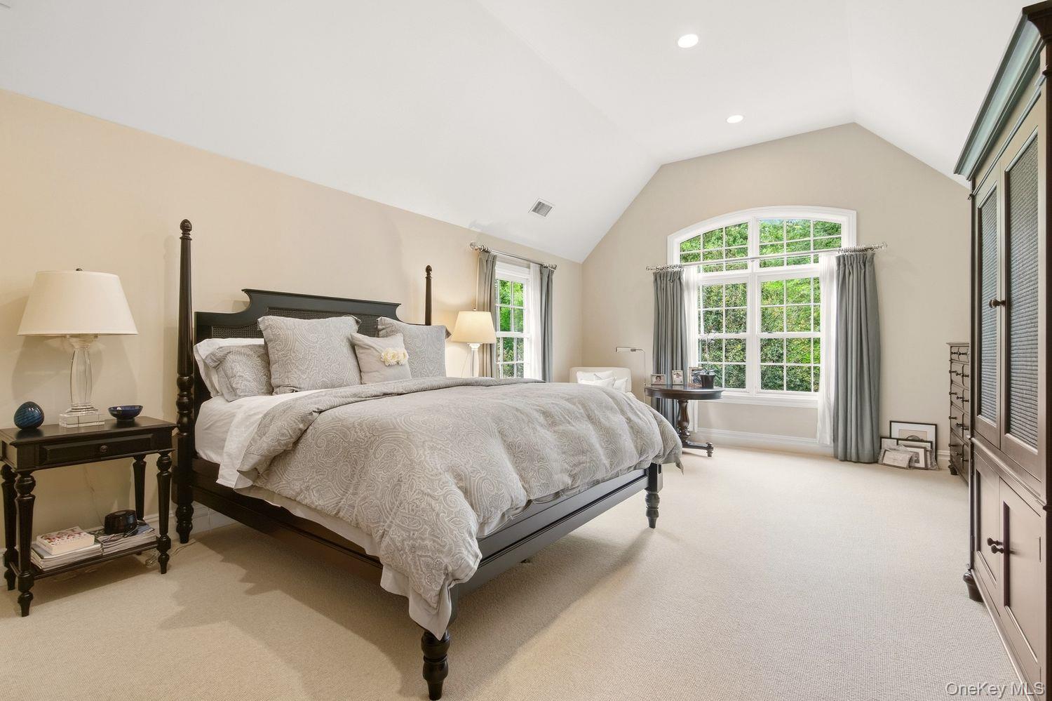 8 Fiddlers Green Drive – For Sale photo 17