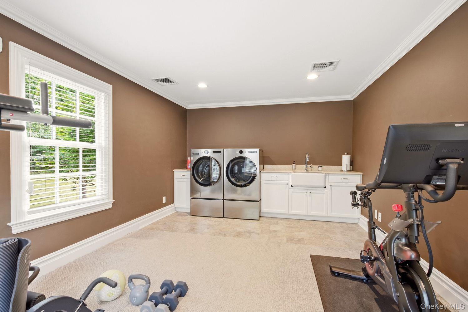 8 Fiddlers Green Drive – For Sale photo 14