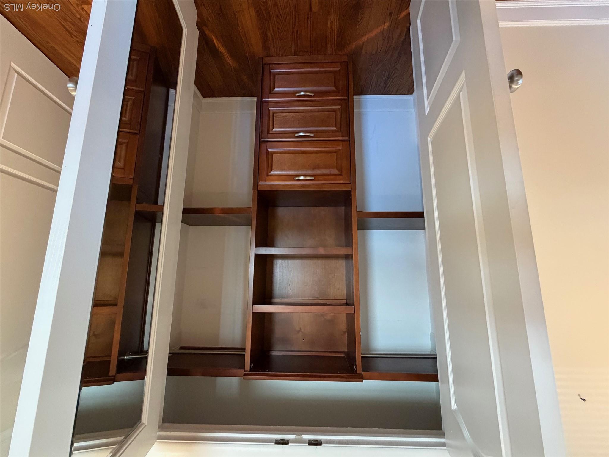 400 E Beech Street, Unit Main photo 16