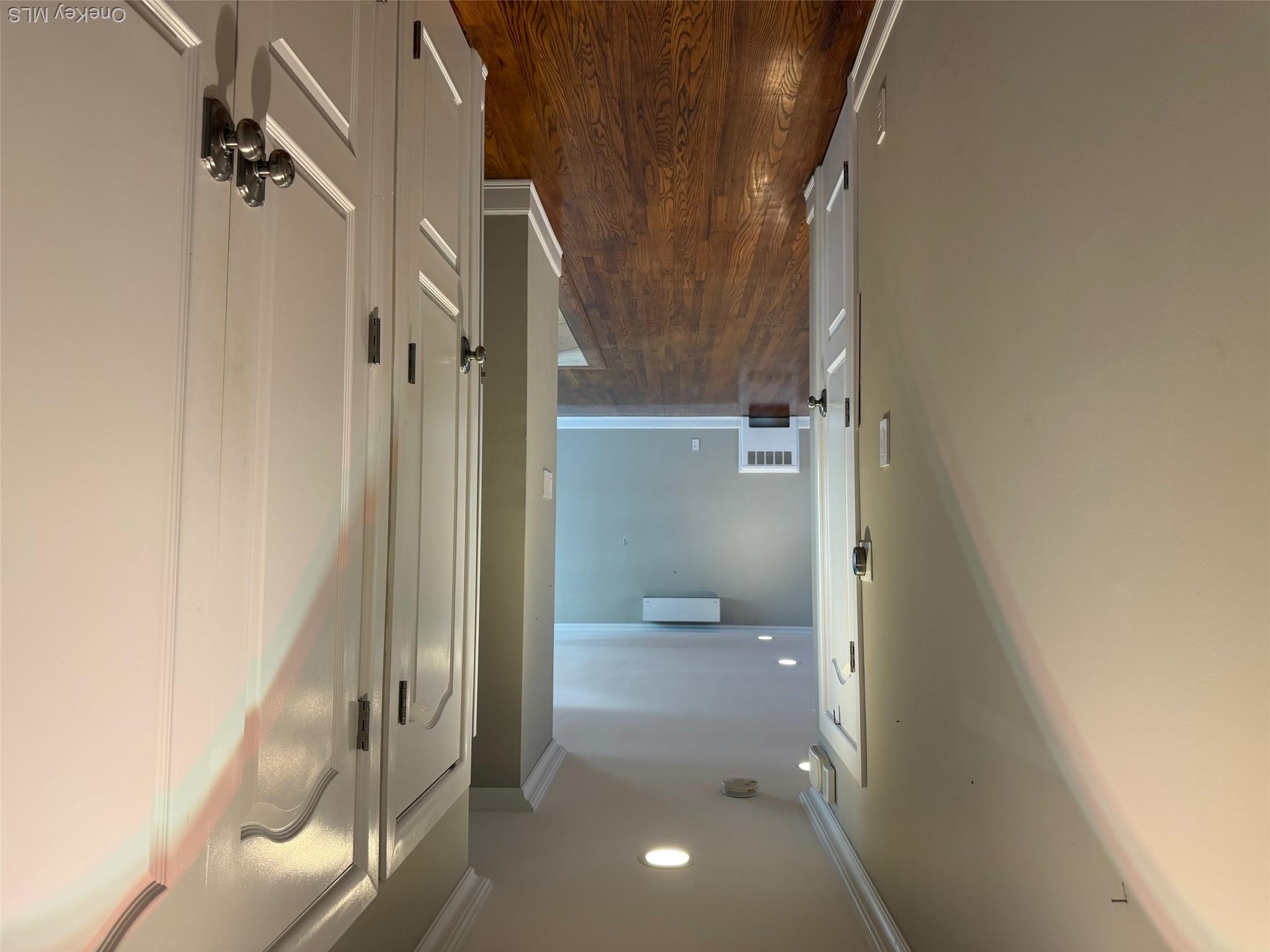400 E Beech Street, Unit Main photo 18