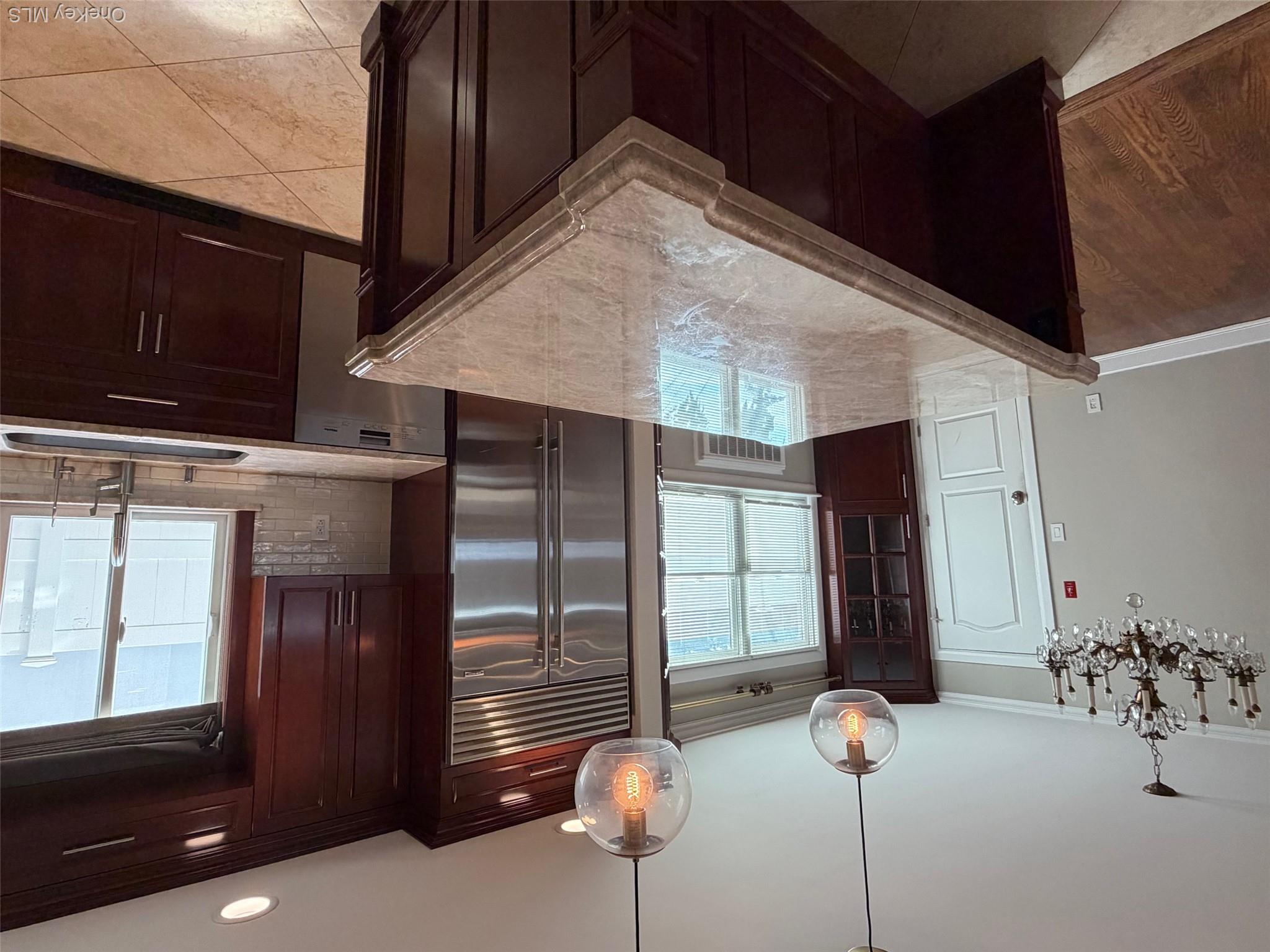 400 E Beech Street, Unit Main photo 5