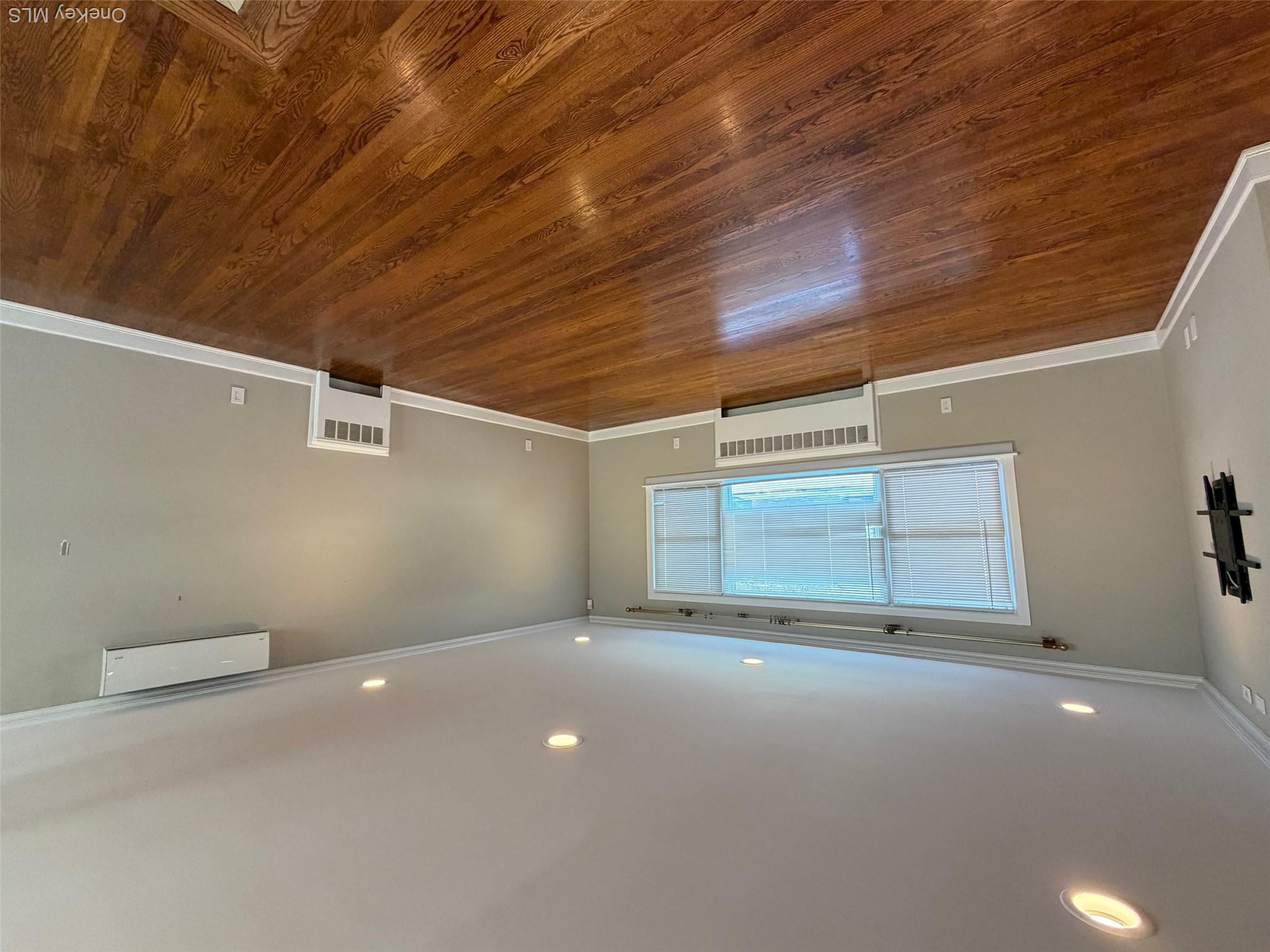 400 E Beech Street, Unit Main photo 7