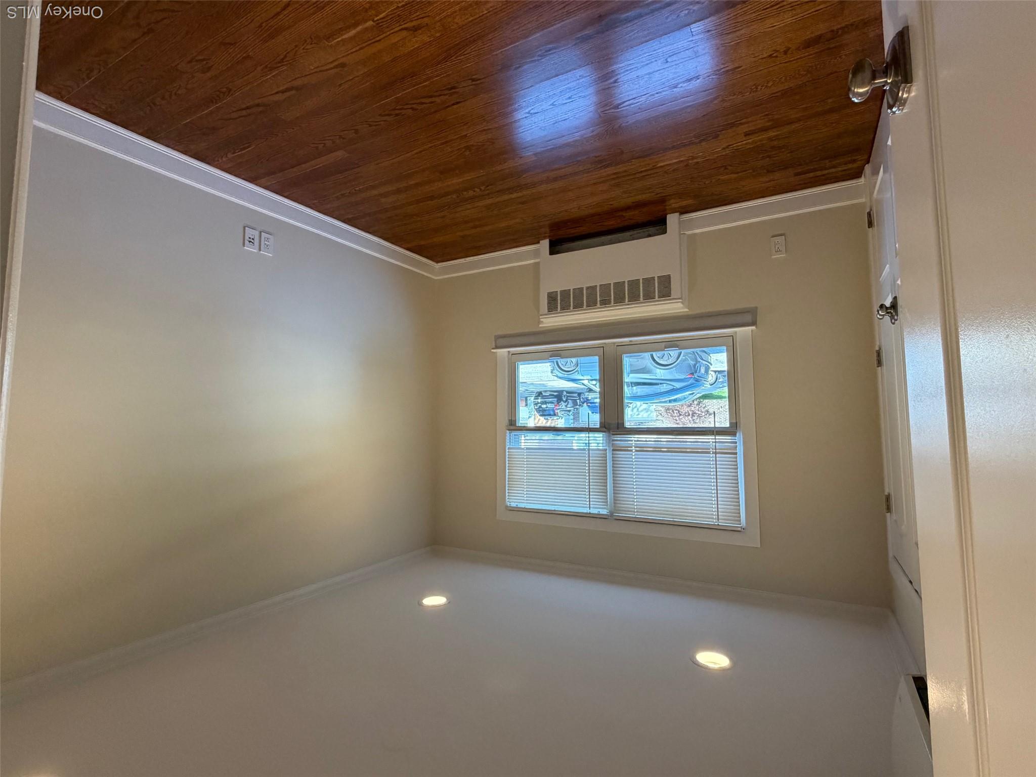 400 E Beech Street, Unit Main photo 17