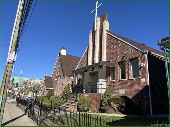 103-10 104 Street – For Sale photo 2