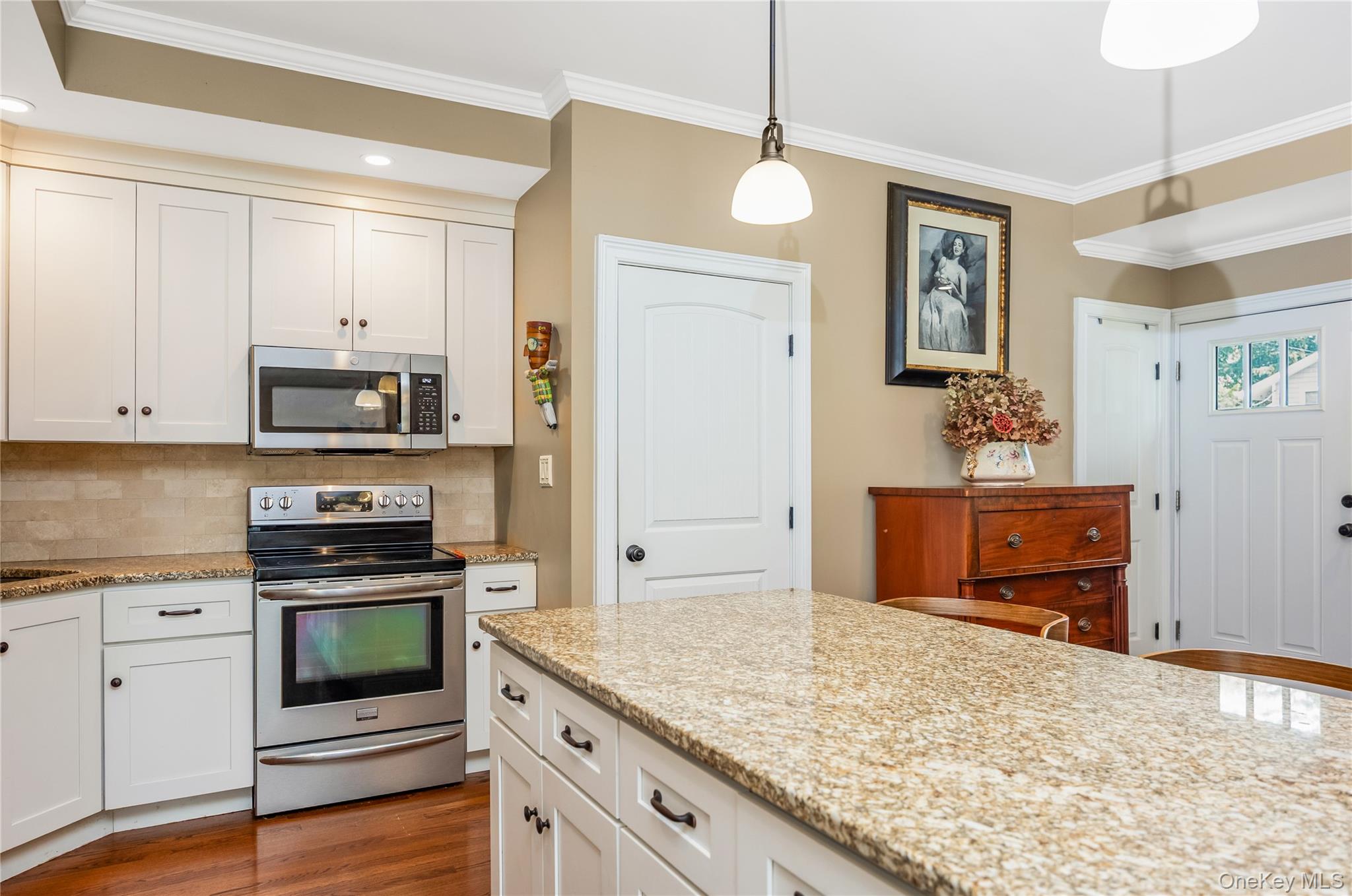 25 Frank Avenue – For Sale photo 12