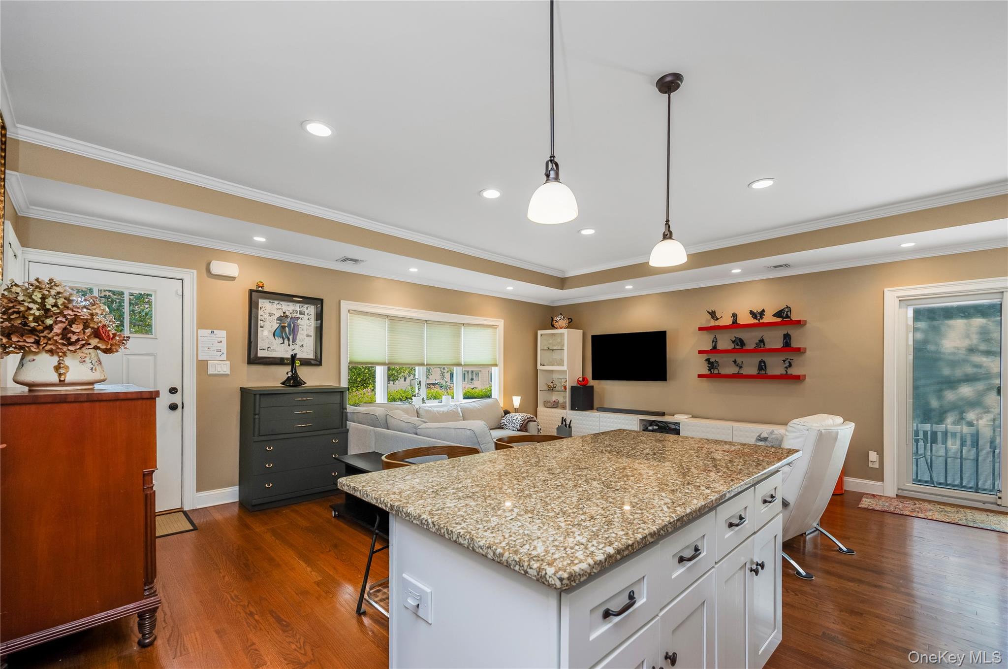 25 Frank Avenue – For Sale photo 10