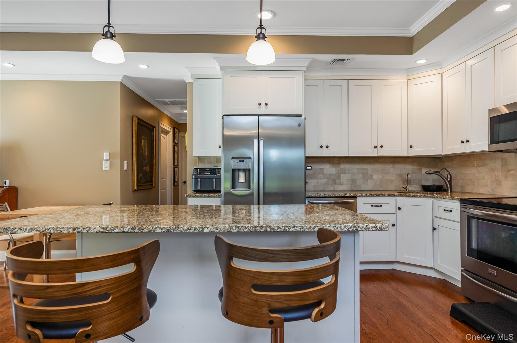25 Frank Avenue – For Sale photo 11