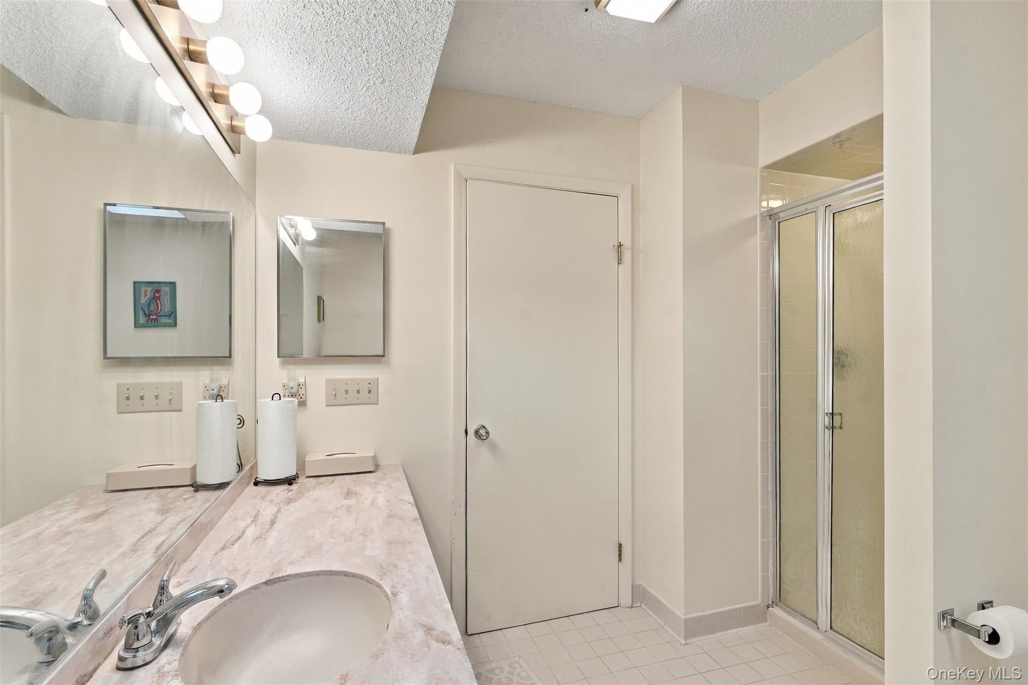 30 E Knoll – For Sale photo 25