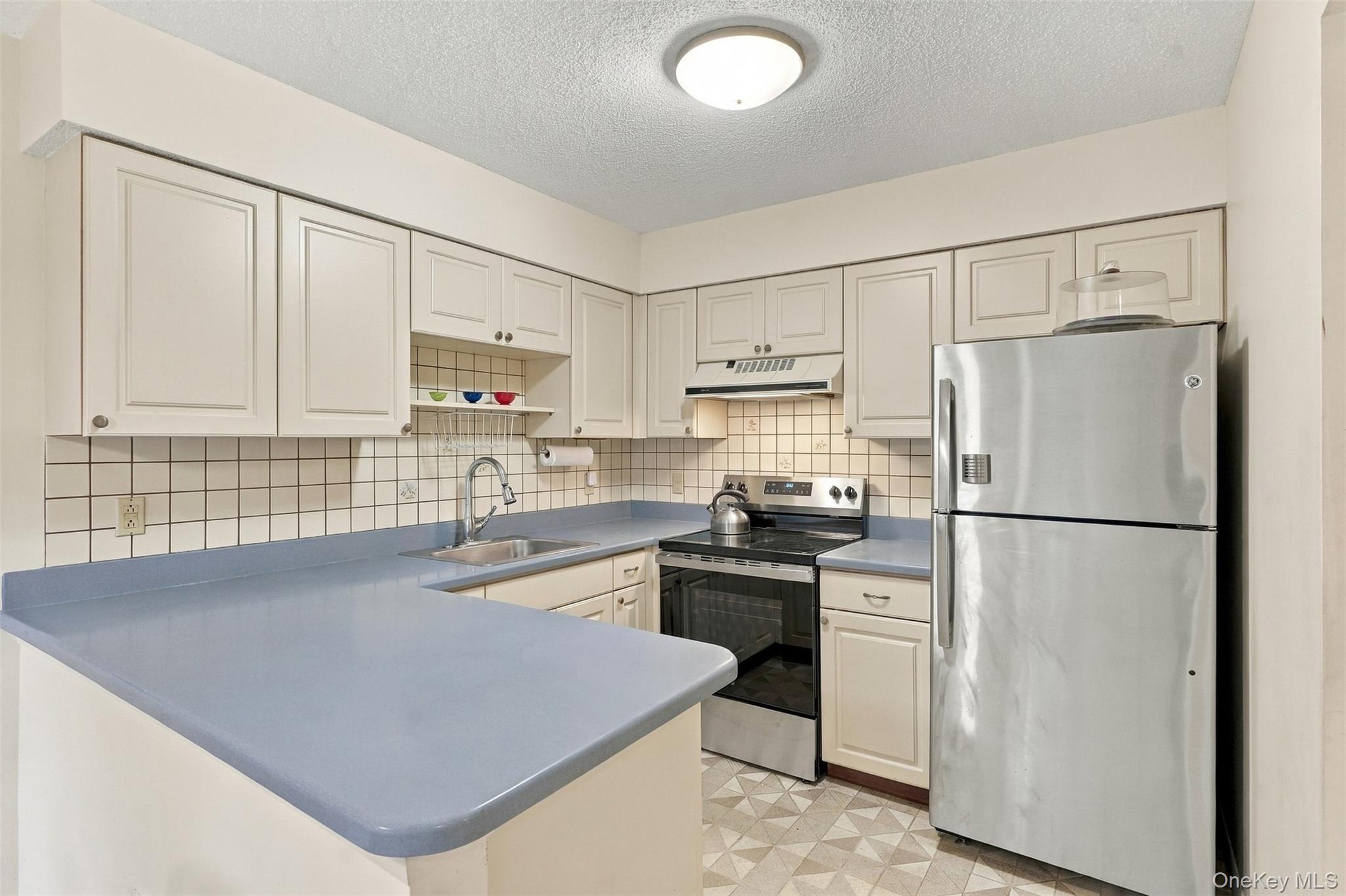 30 E Knoll – For Sale photo 6