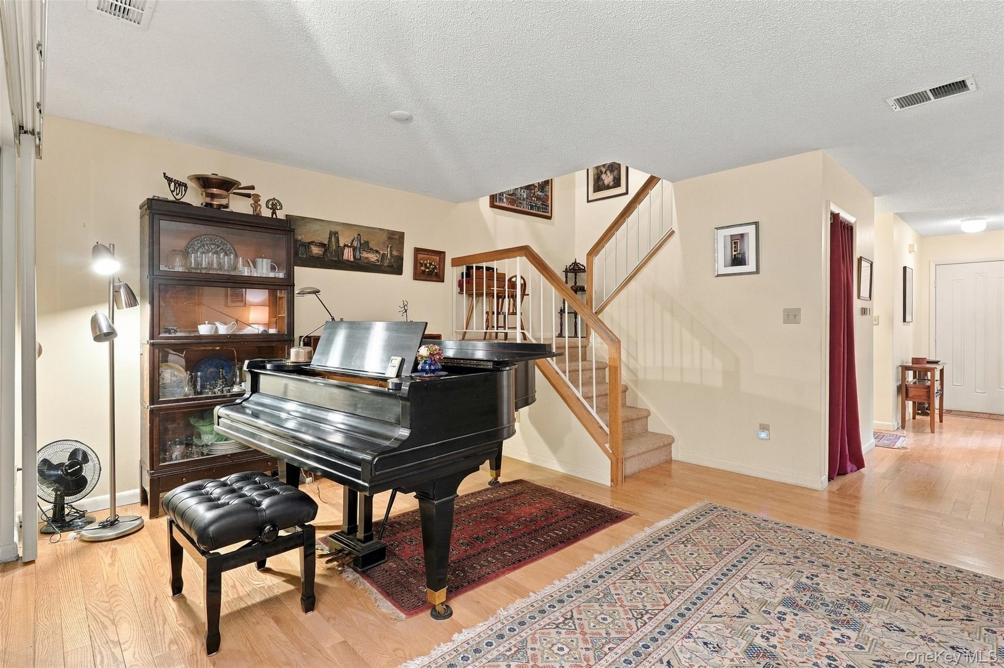 30 E Knoll – For Sale photo 12