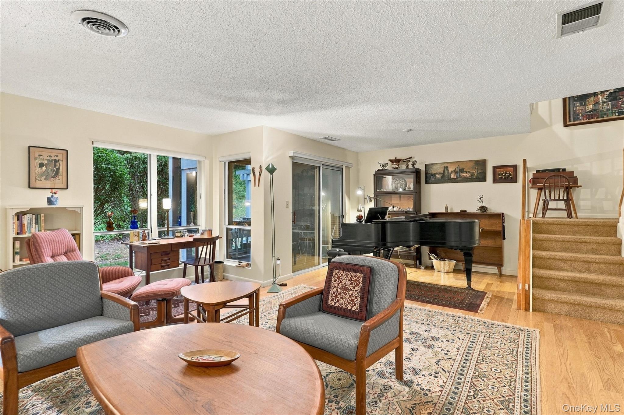 30 E Knoll – For Sale photo 14