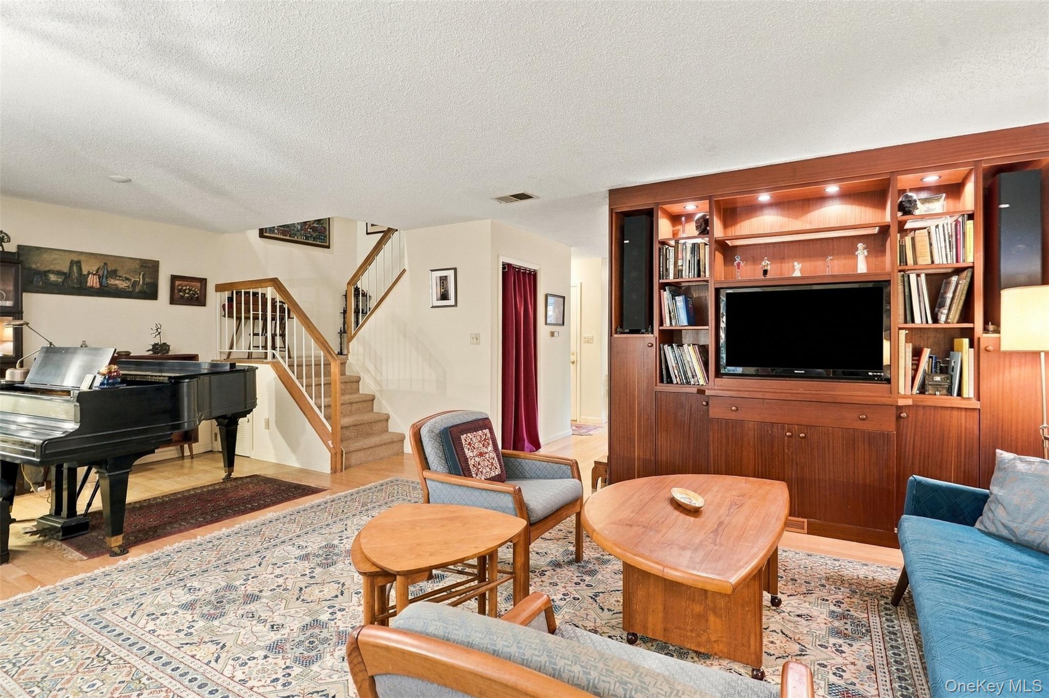 30 E Knoll – For Sale photo 13