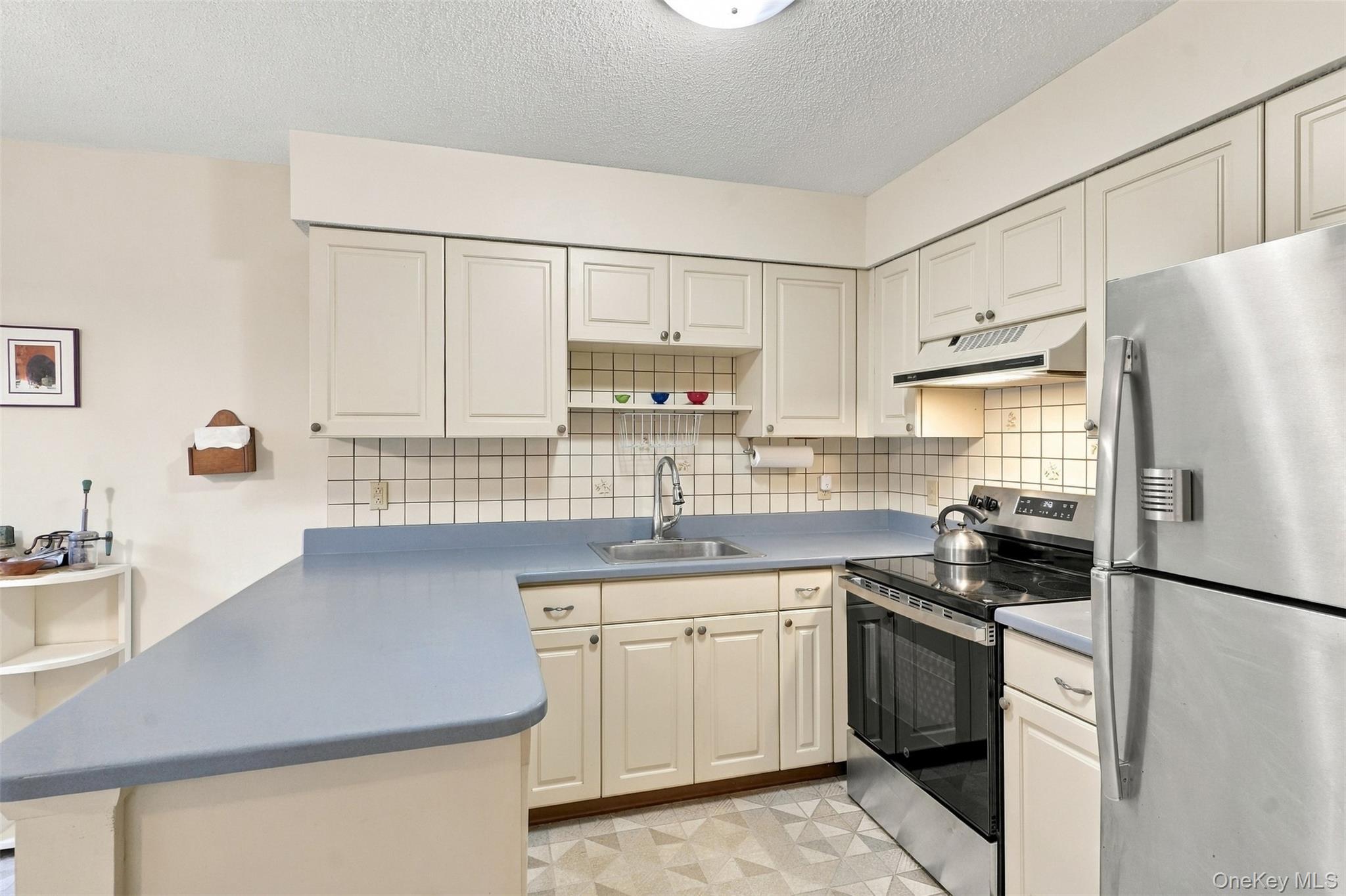 30 E Knoll – For Sale photo 8