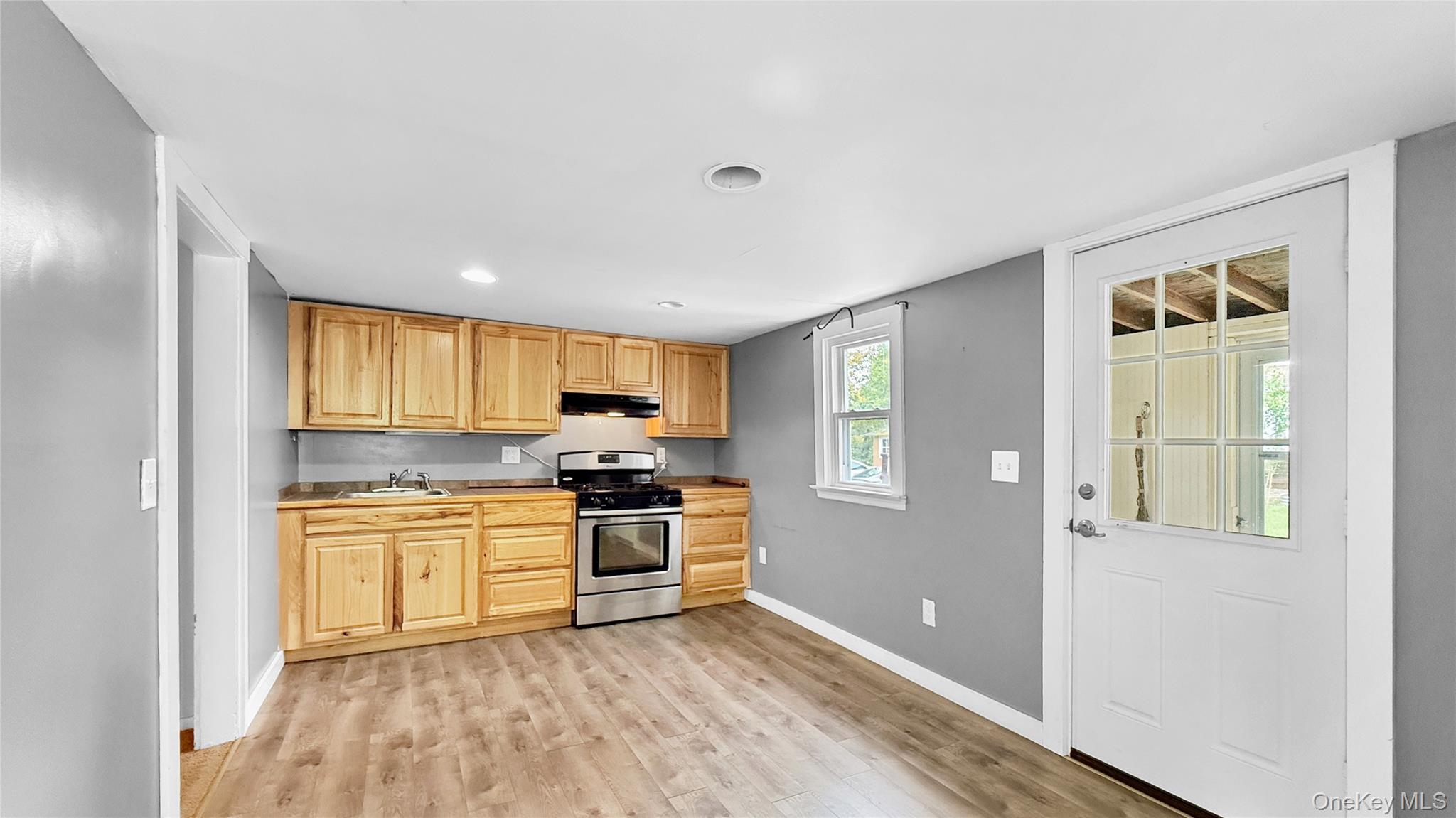7 Division Street – For Rent photo 7