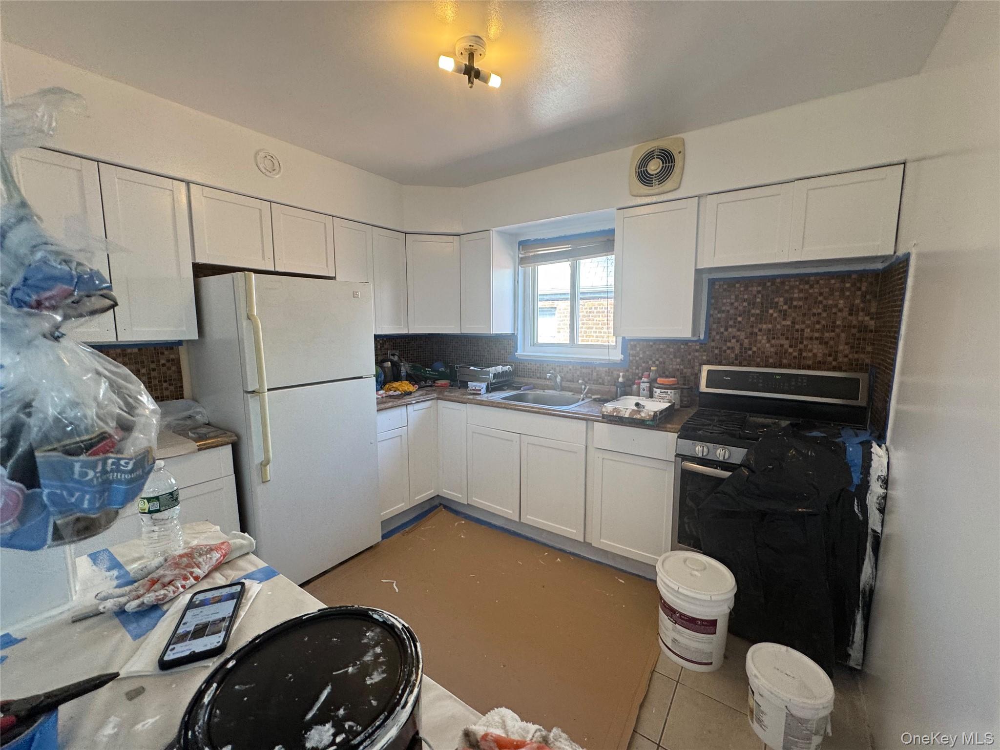 21-20 Broadway, Unit 2 photo 2