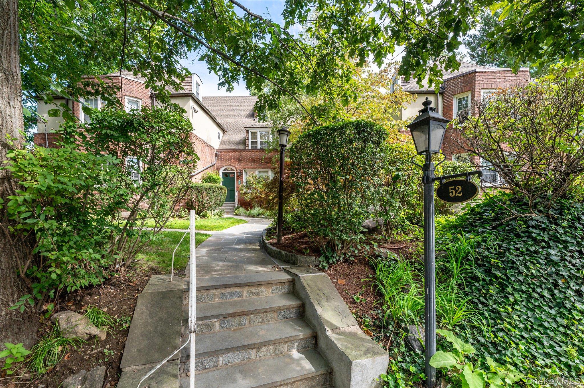 52 Underhill Road, Unit #ML photo 2