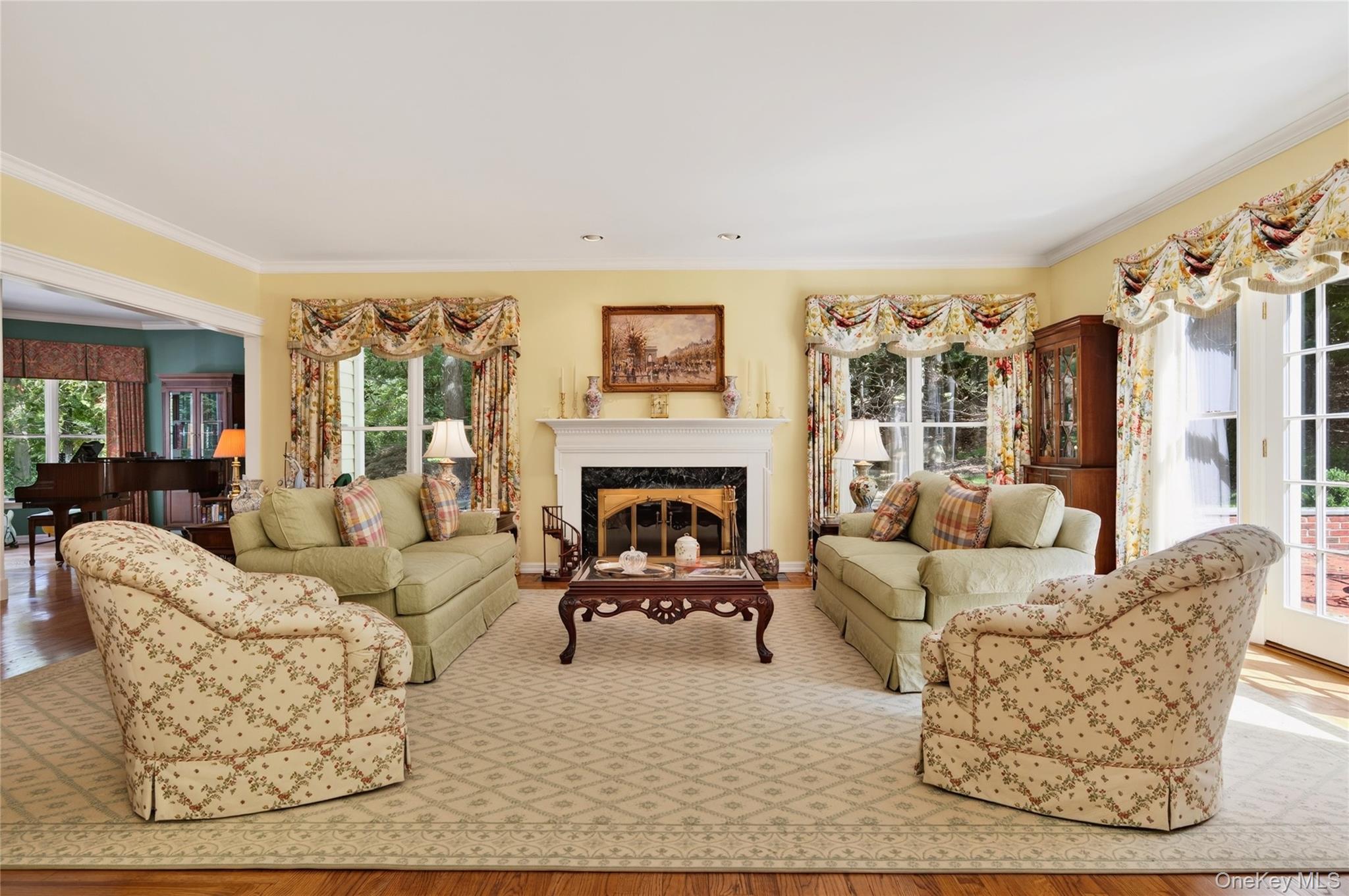 136 Cove Neck Road – For Sale photo 4