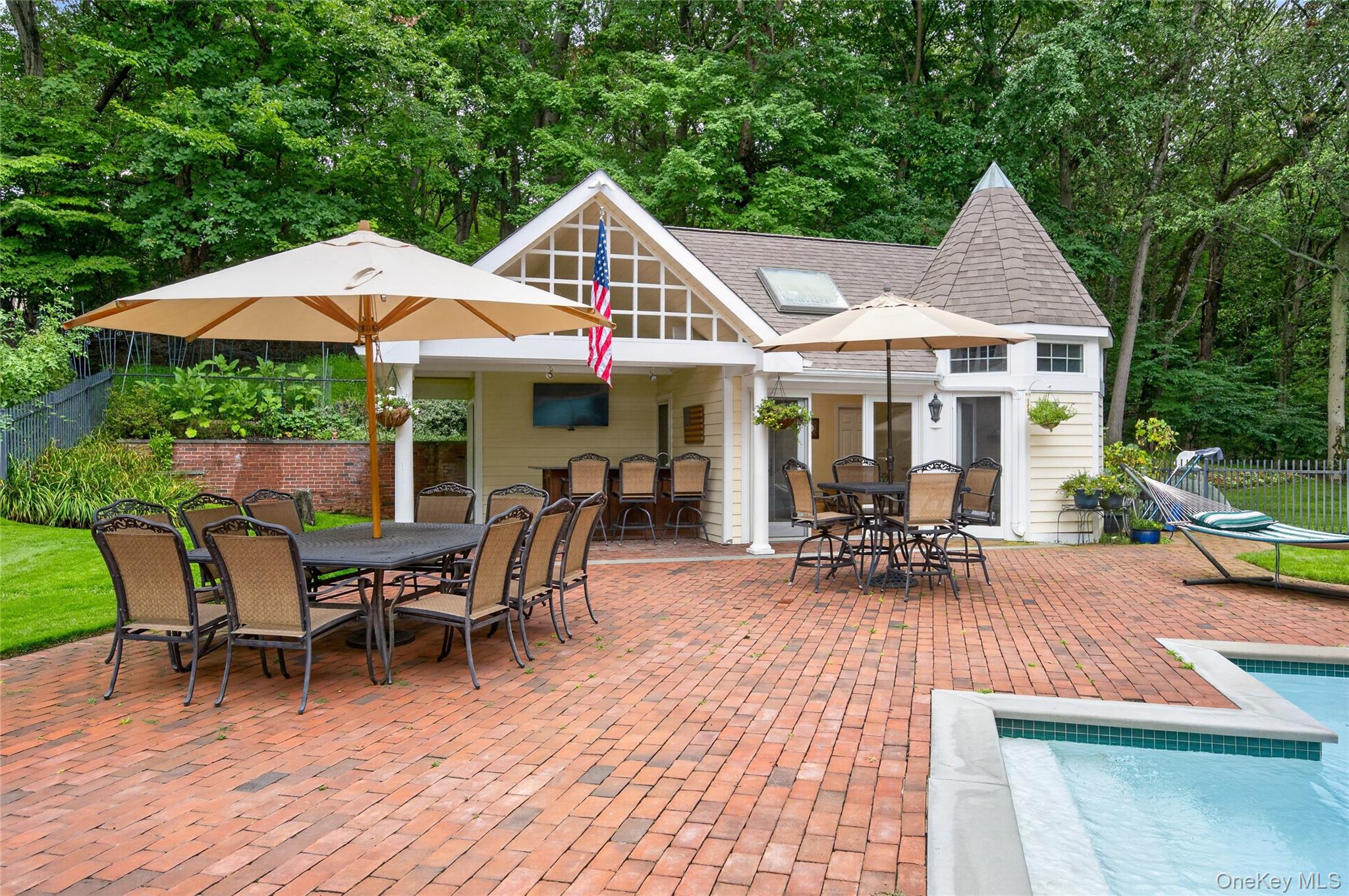 136 Cove Neck Road – For Sale photo 23