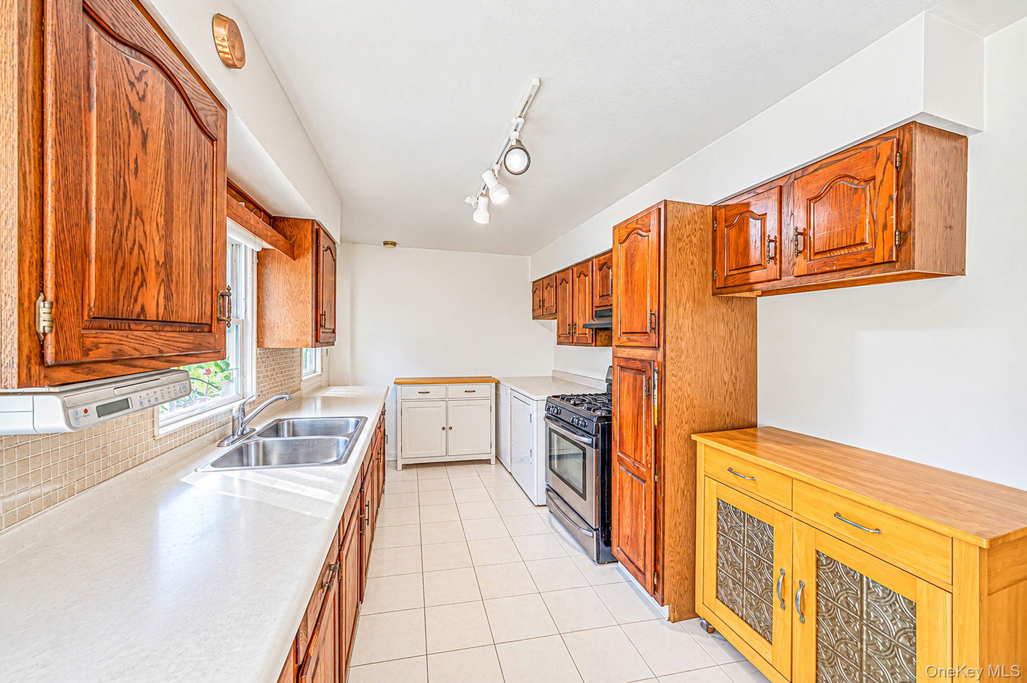 306 Jamaica Avenue – For Sale photo 13