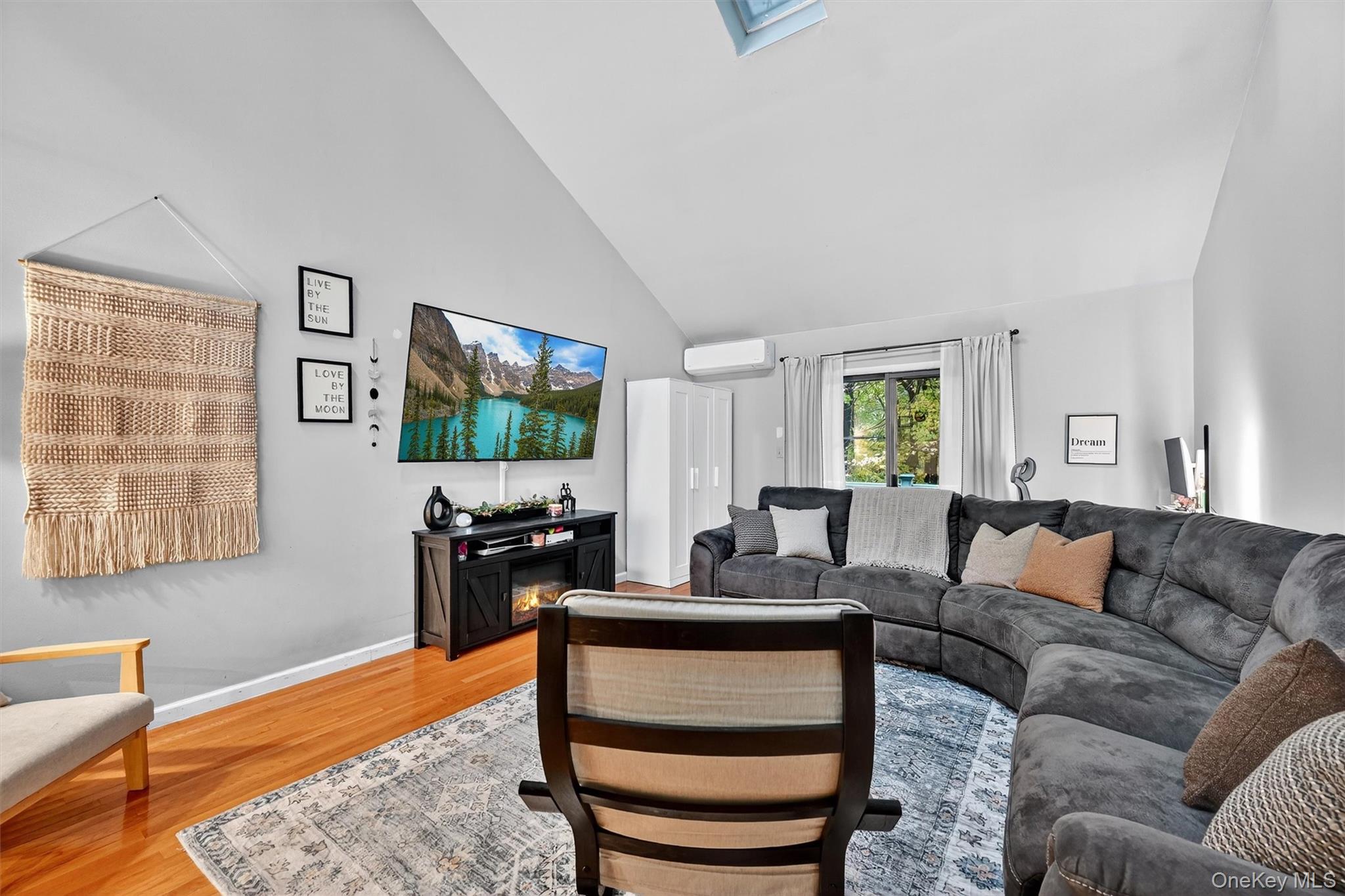 41 Berwynn Road, Unit 2D photo 12