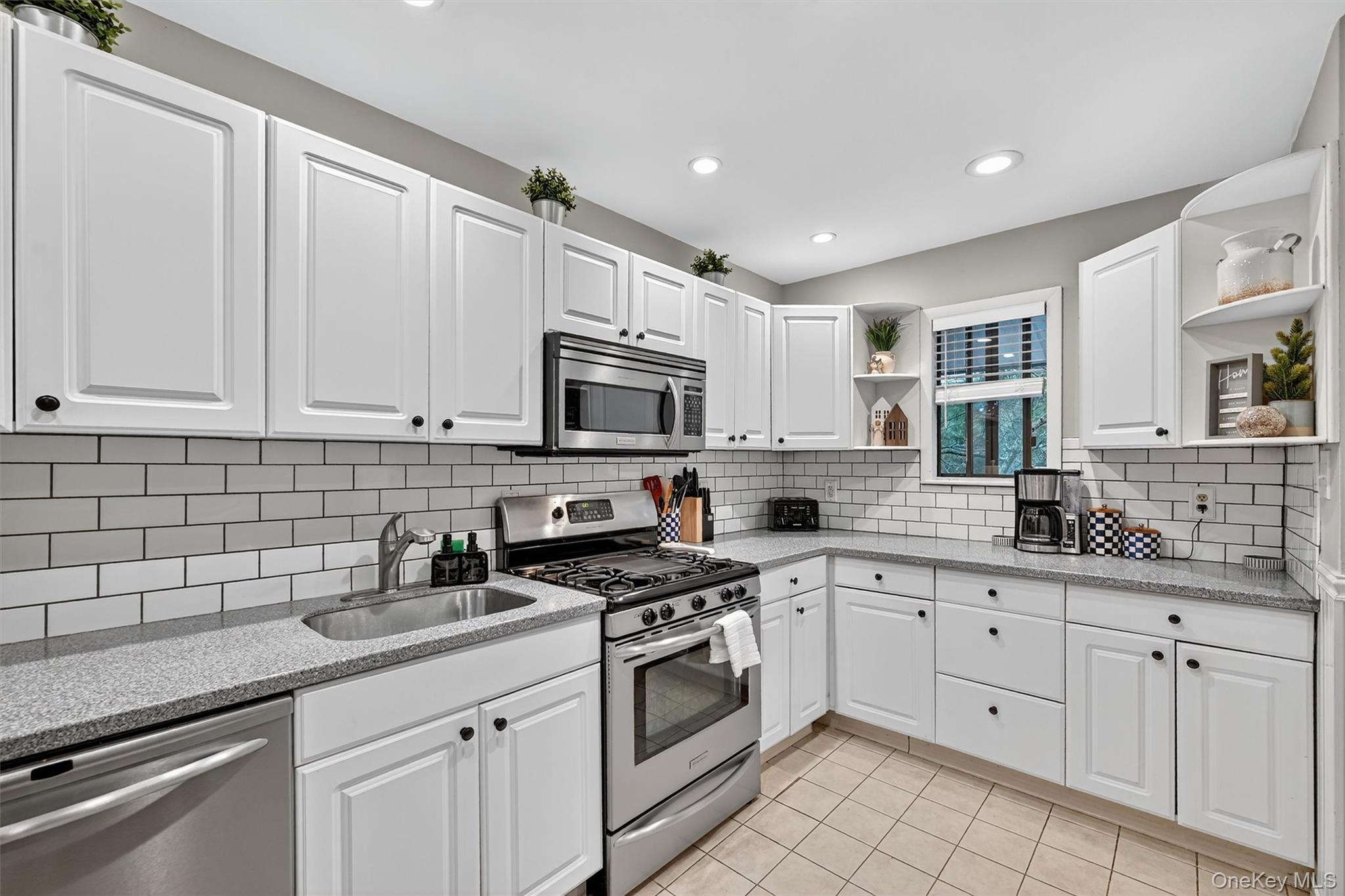 41 Berwynn Road, Unit 2D photo 9