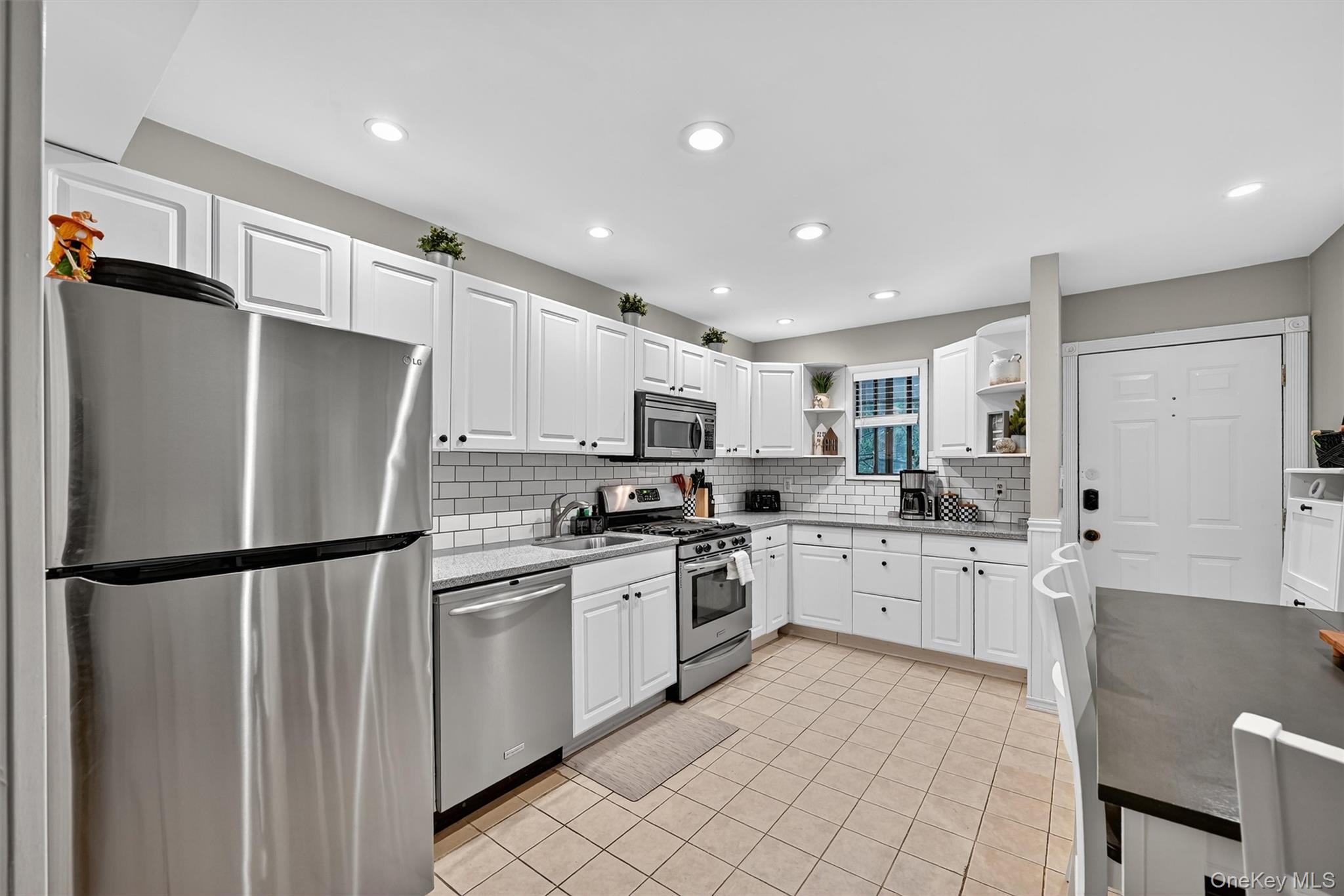 41 Berwynn Road, Unit 2D photo 7
