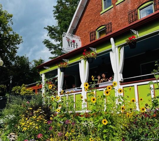 1 York – For Sale photo 15
