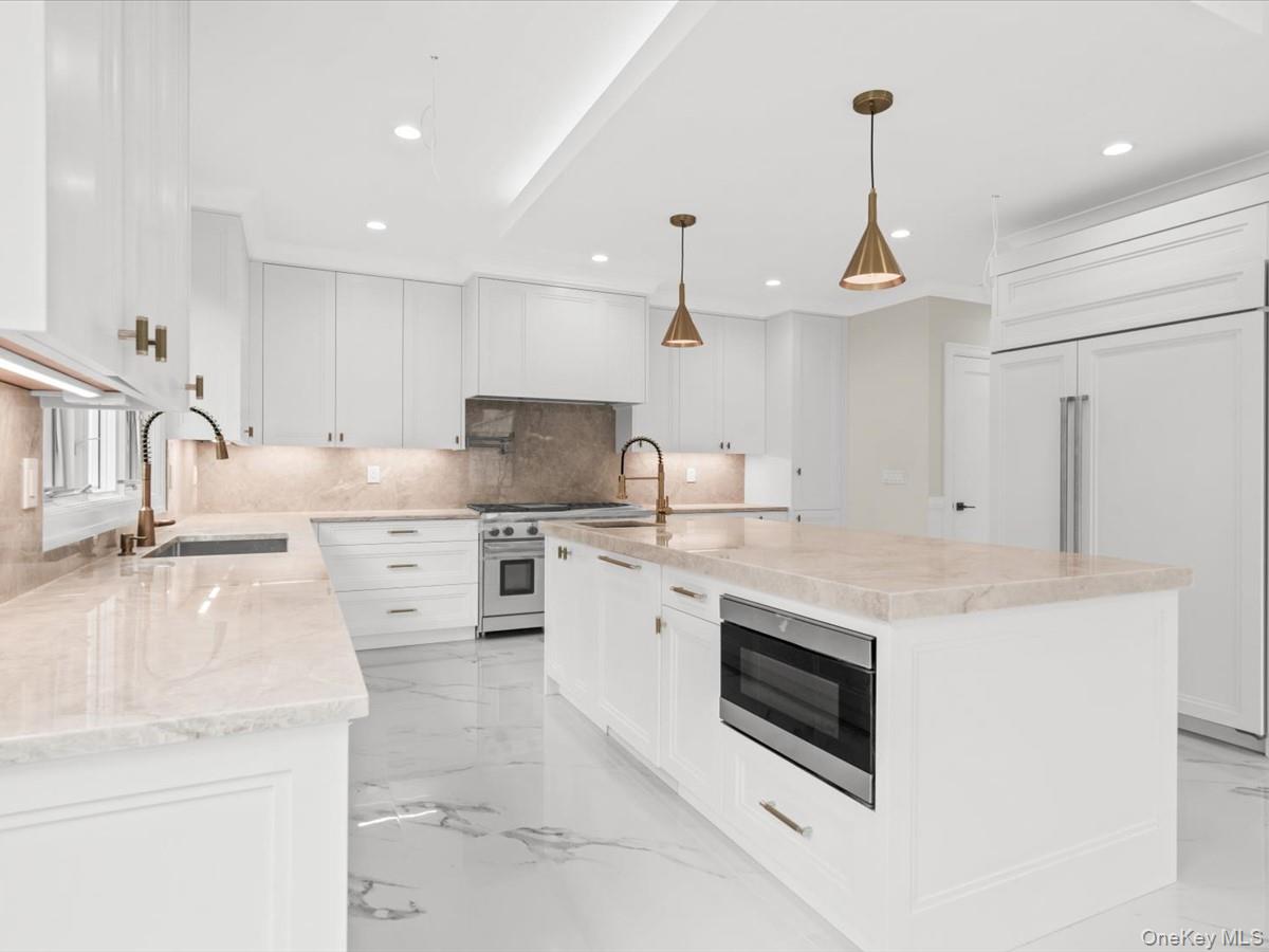7 Floyd – For Sale photo 12