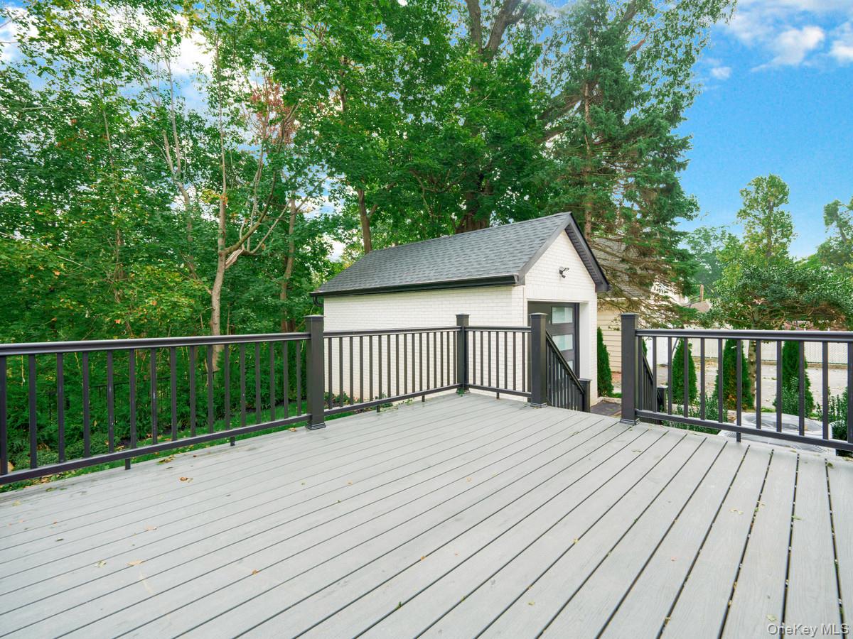 7 Floyd – For Sale photo 38