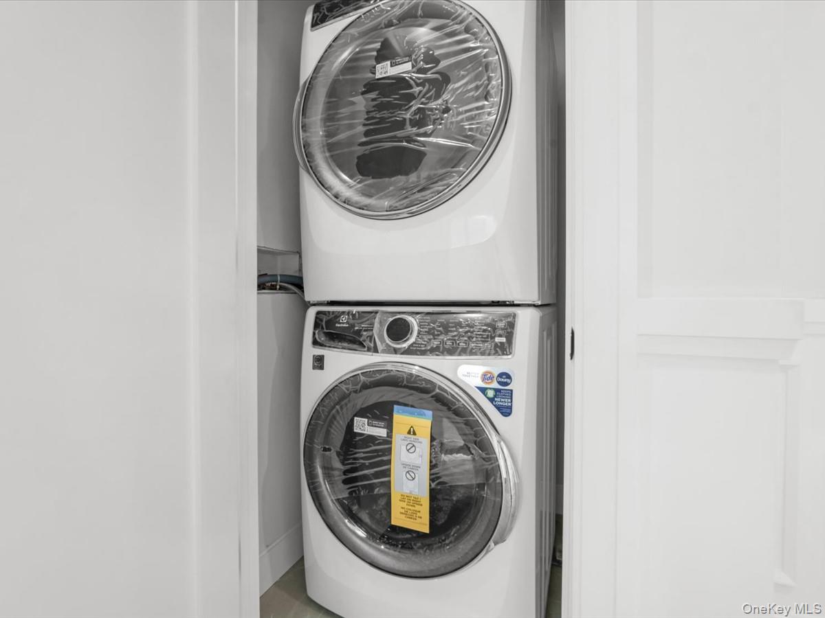 7 Floyd – For Sale photo 31