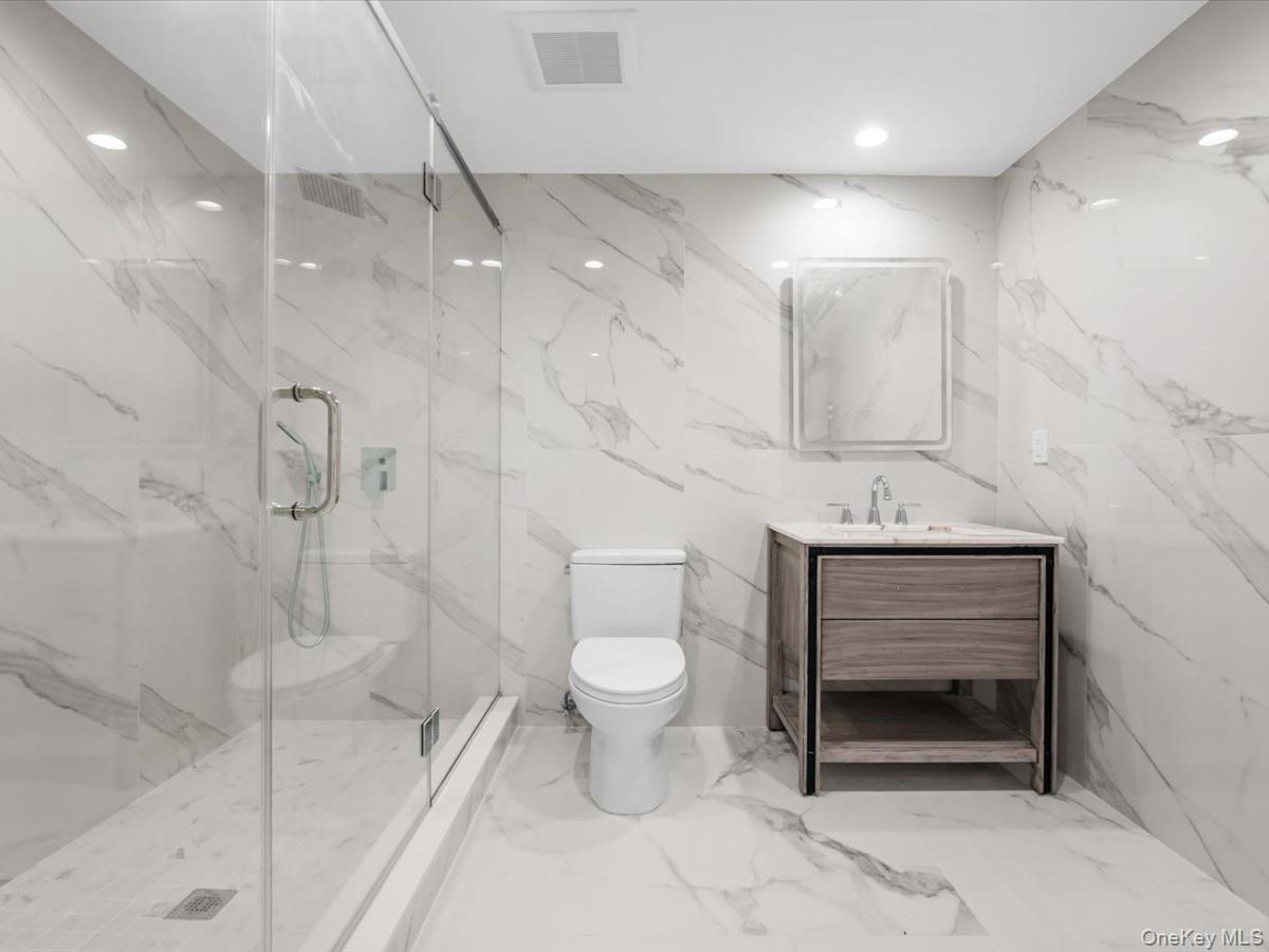 7 Floyd – For Sale photo 35