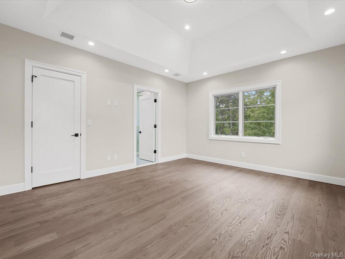 7 Floyd – For Sale photo 17