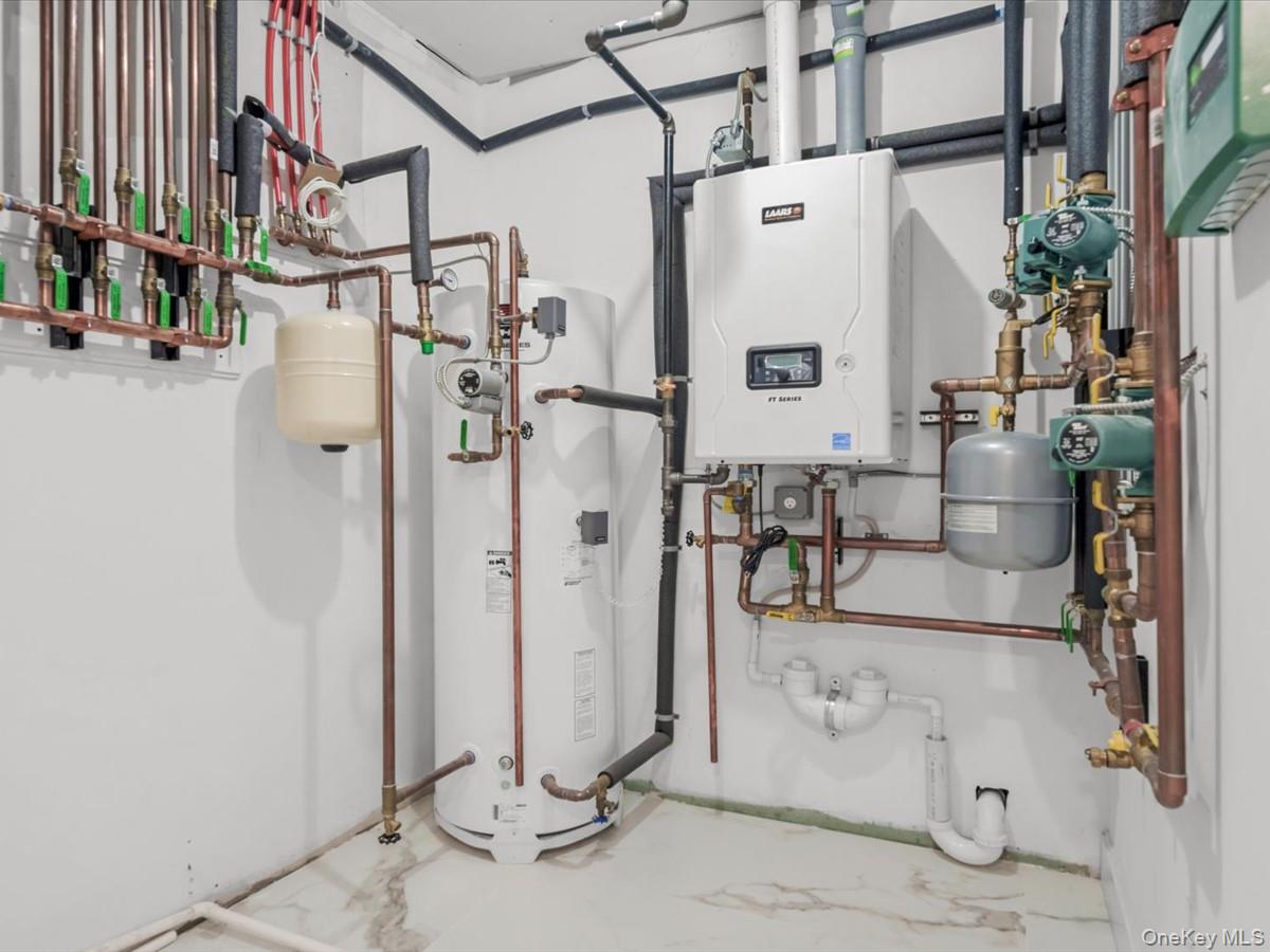 7 Floyd – For Sale photo 37