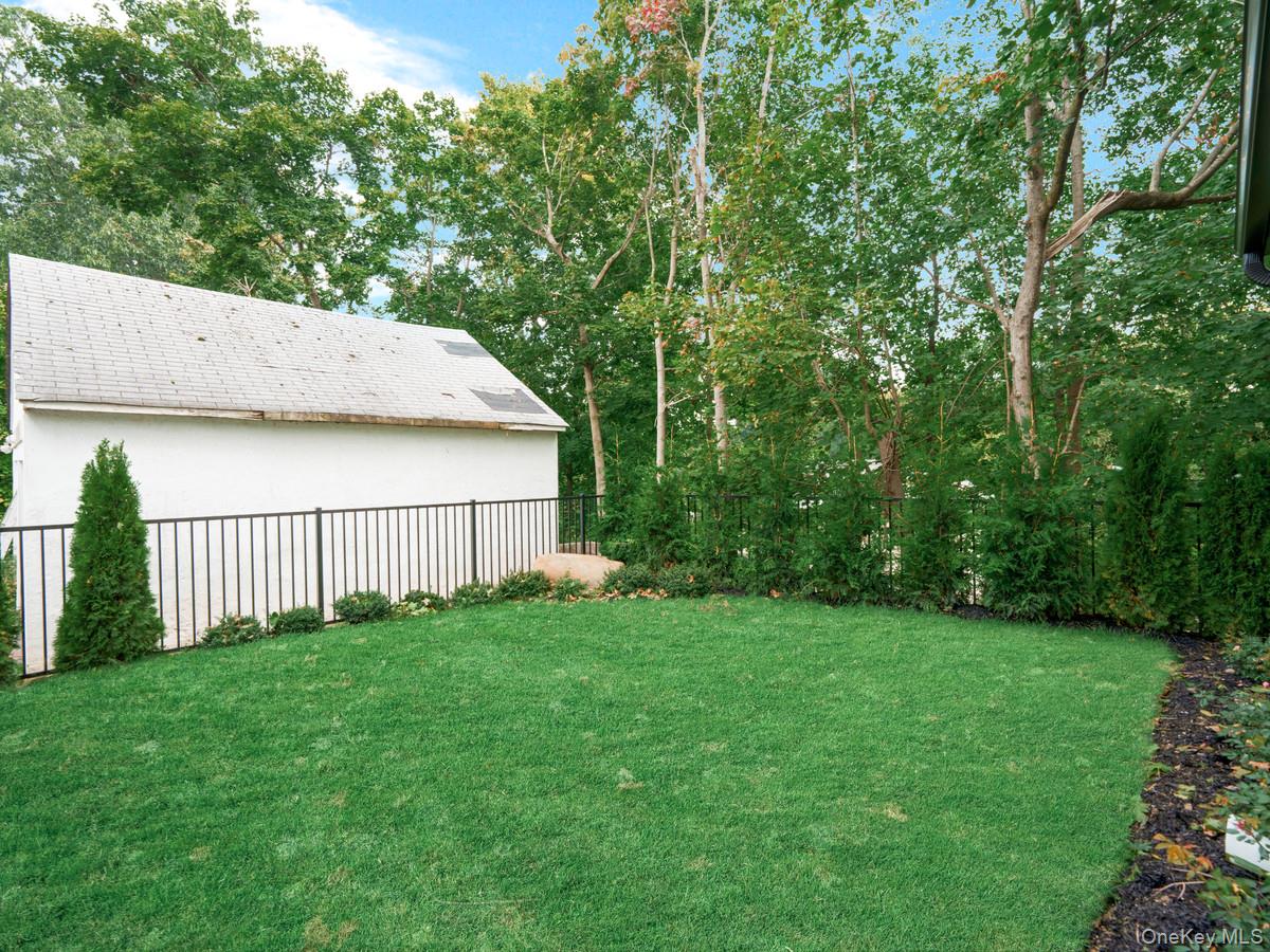 7 Floyd – For Sale photo 40