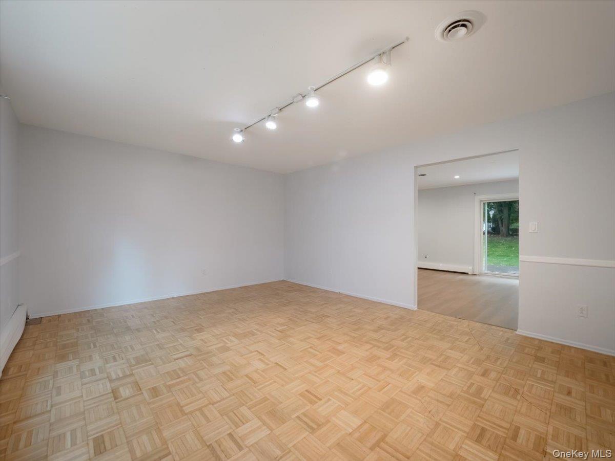 2 Enterprise Court – For Rent photo 10