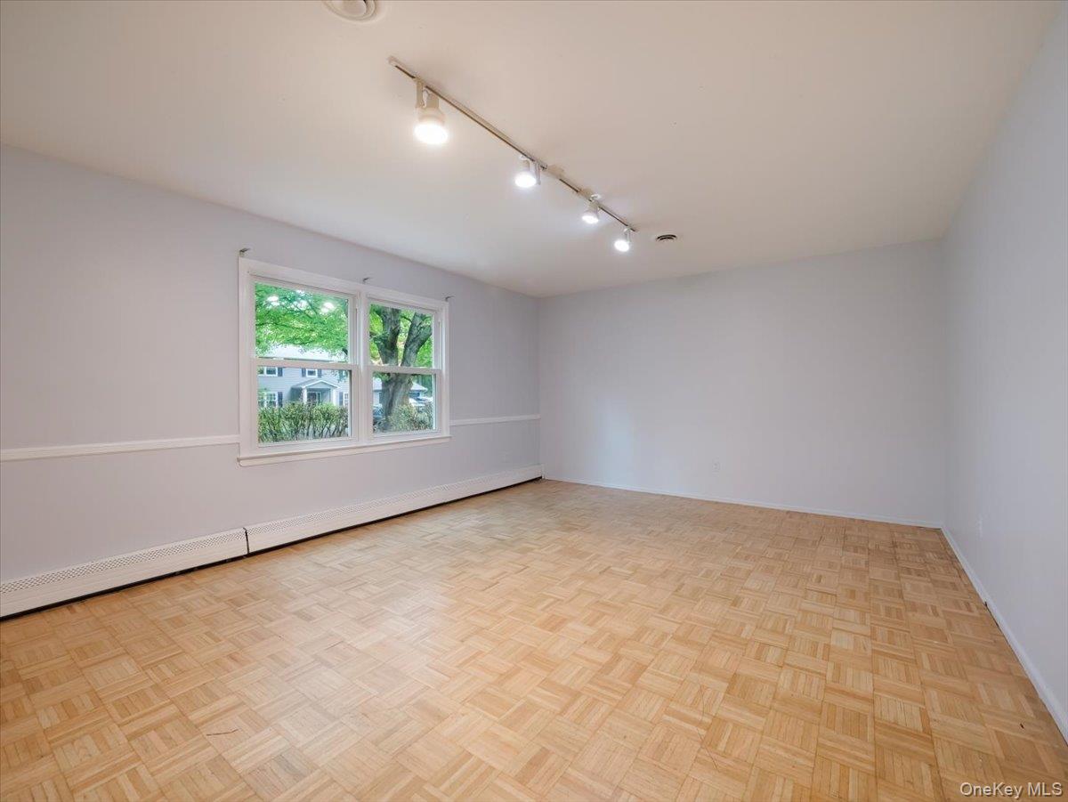2 Enterprise Court – For Rent photo 9