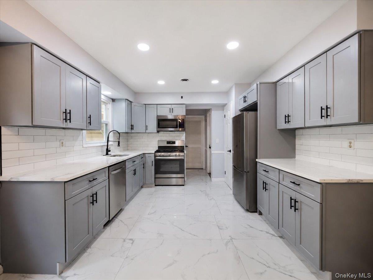 2 Enterprise Court – For Rent photo 2