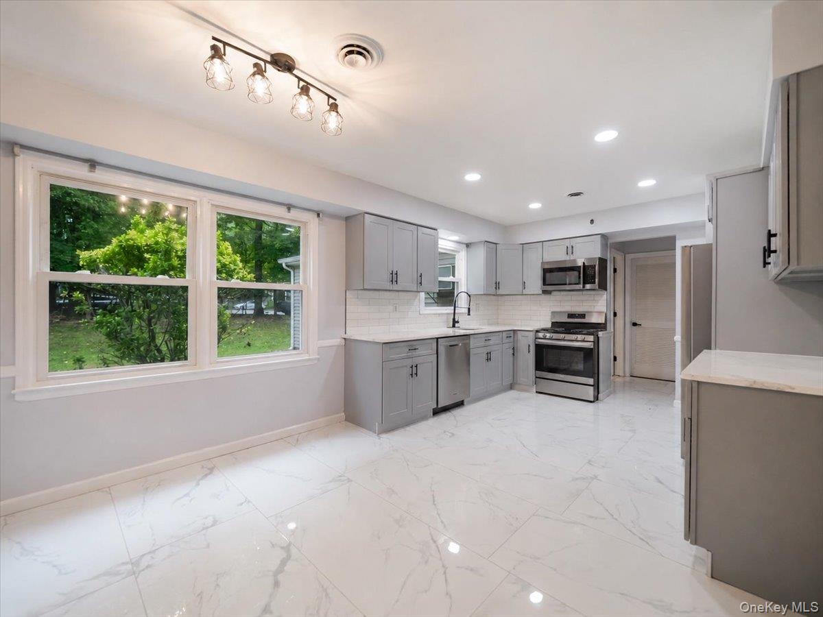 2 Enterprise Court – For Rent photo 15