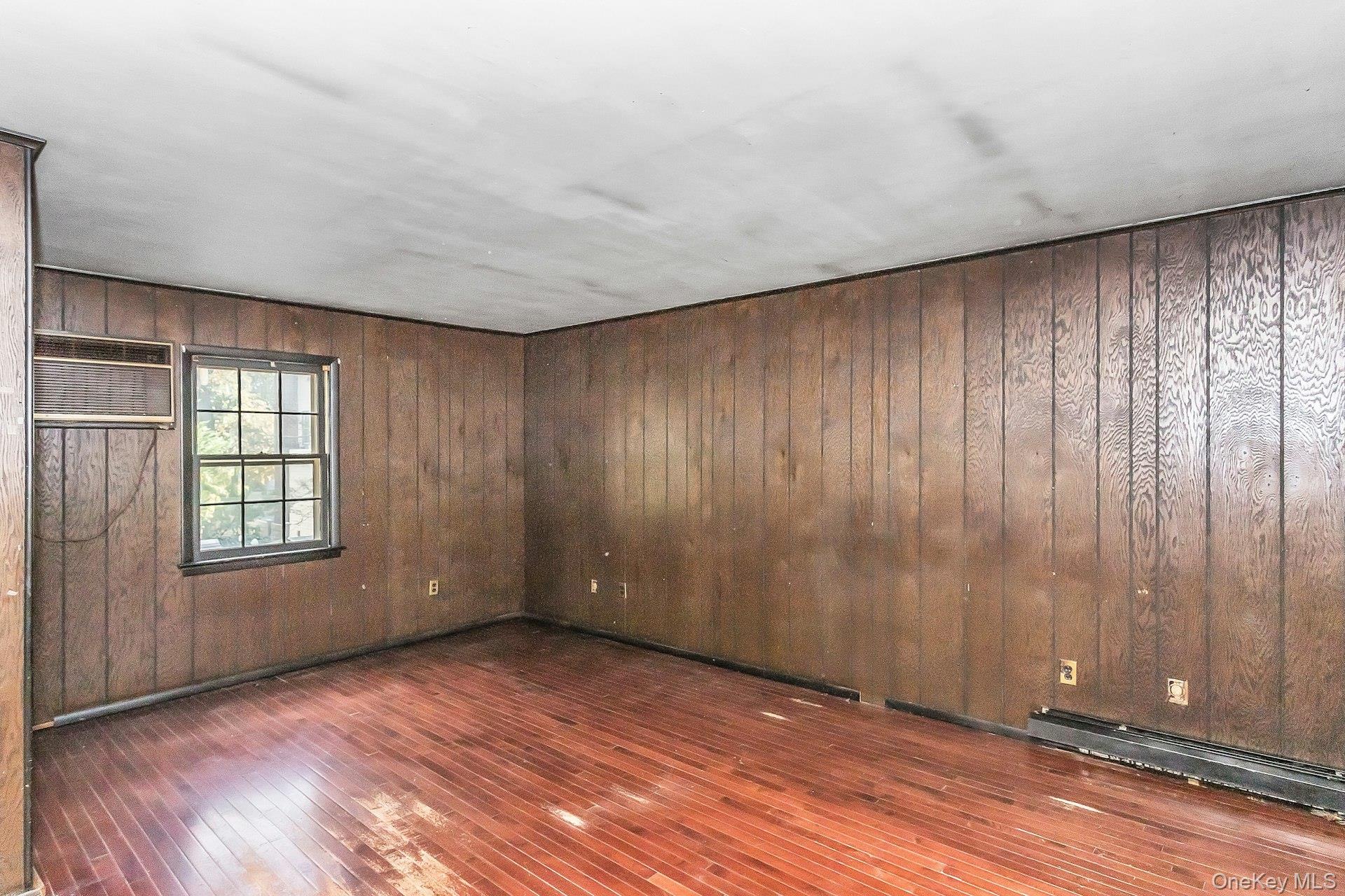 915 Glenwood Road – For Sale photo 19