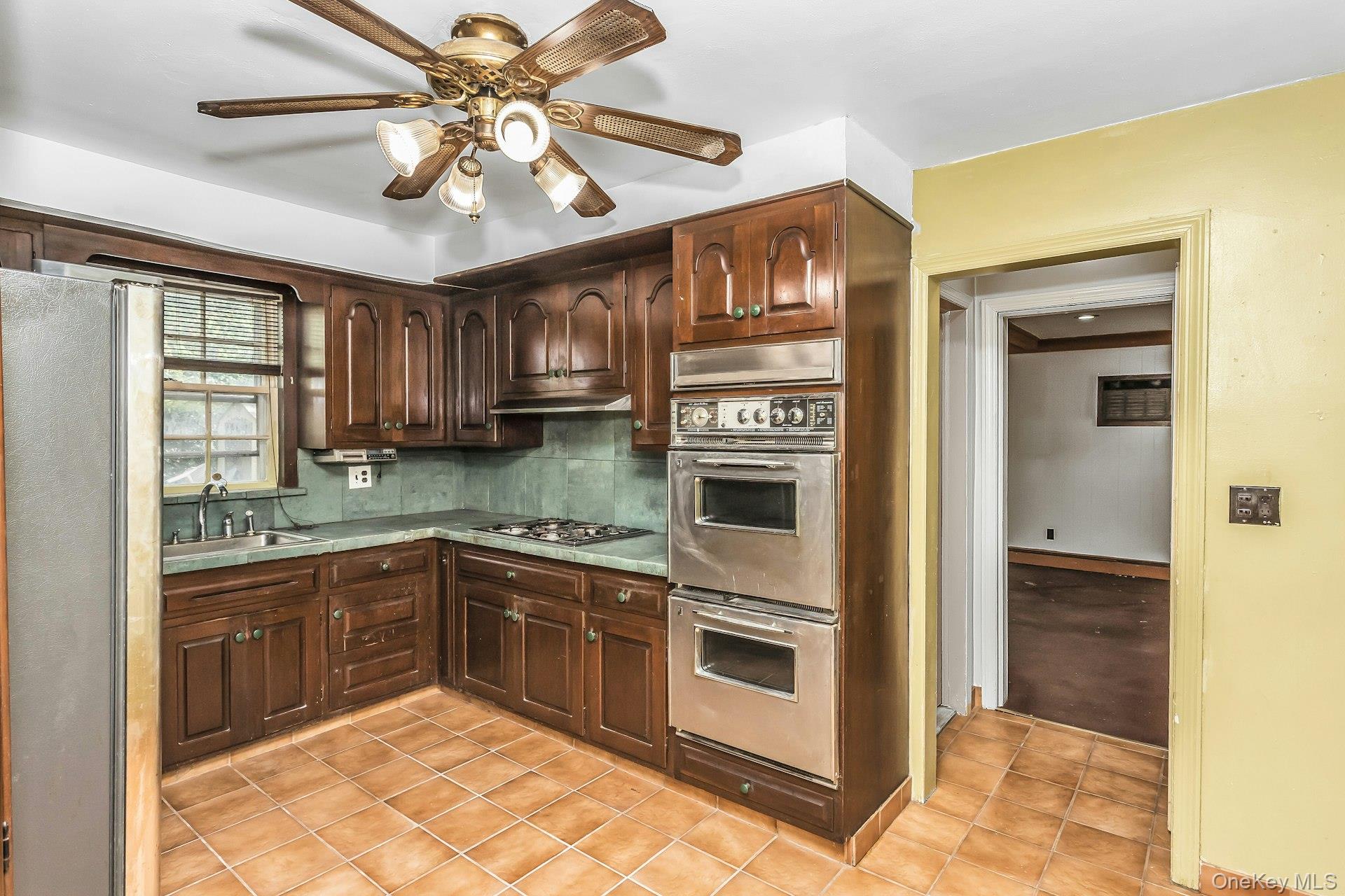 915 Glenwood Road – For Sale photo 12