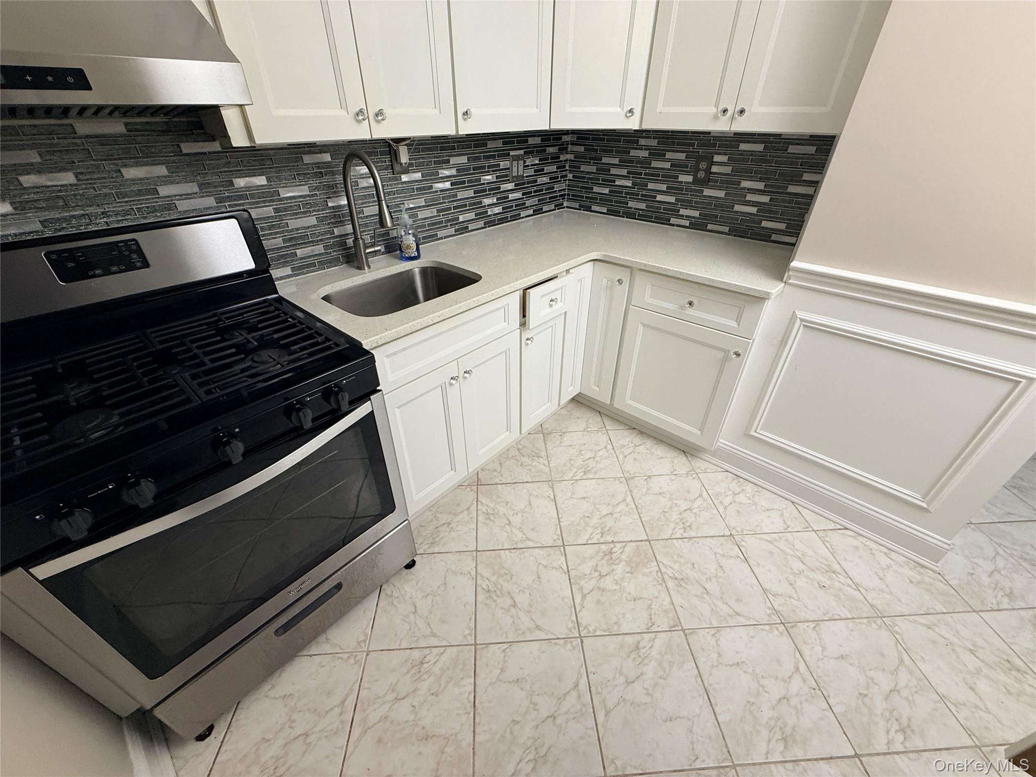 41-39 Benham Street, Unit Apt 1 photo 41