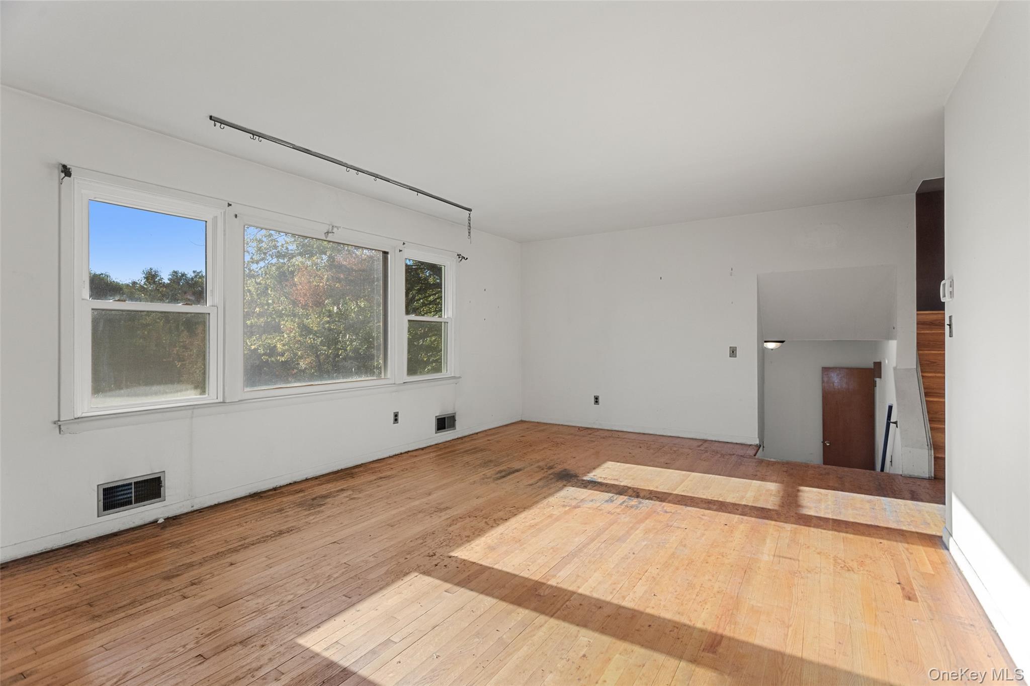 180 Bradford Avenue – For Sale photo 10