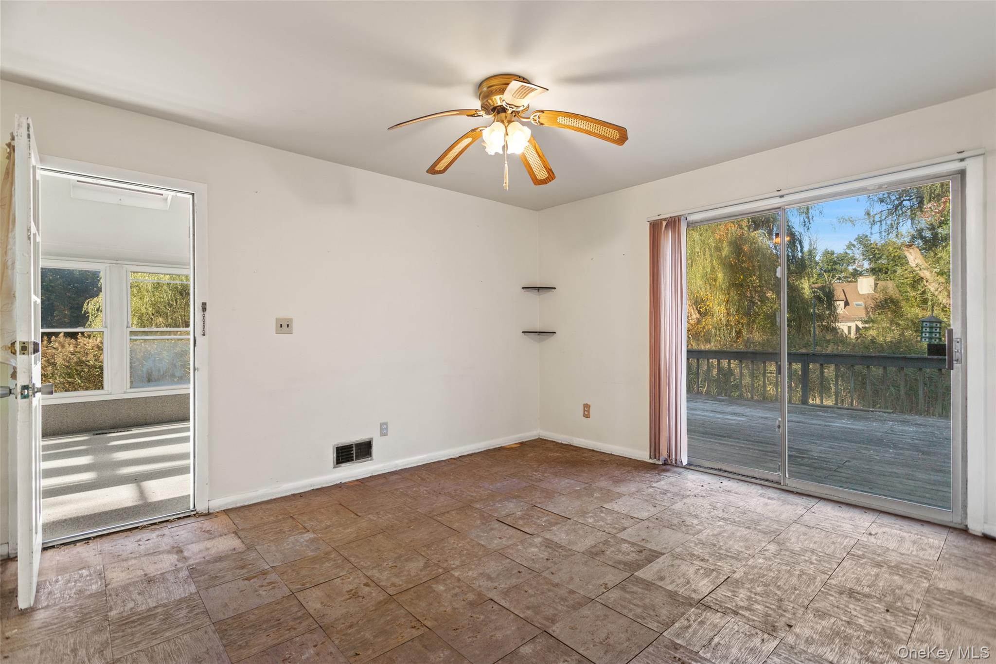 180 Bradford Avenue – For Sale photo 23