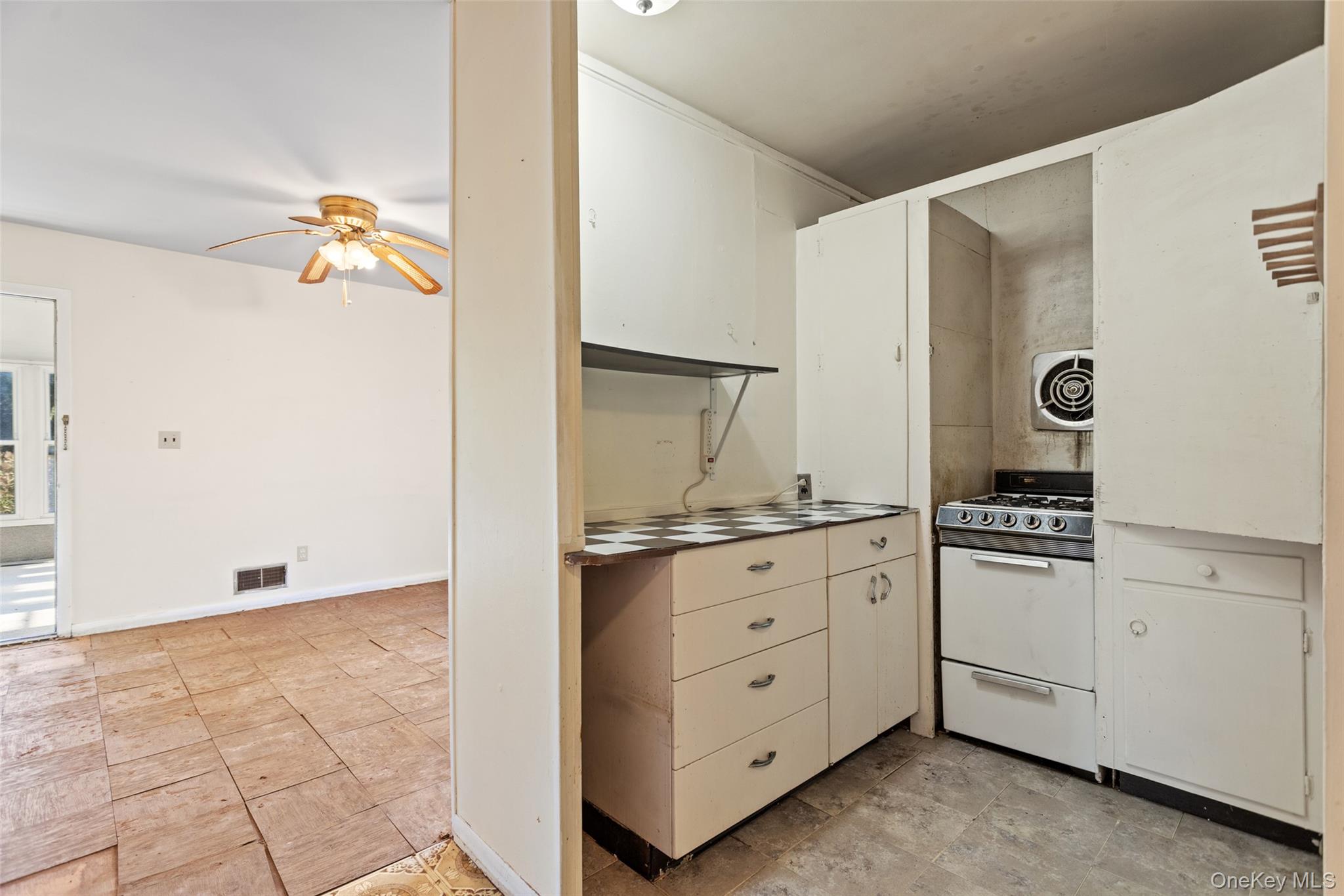 180 Bradford Avenue – For Sale photo 26