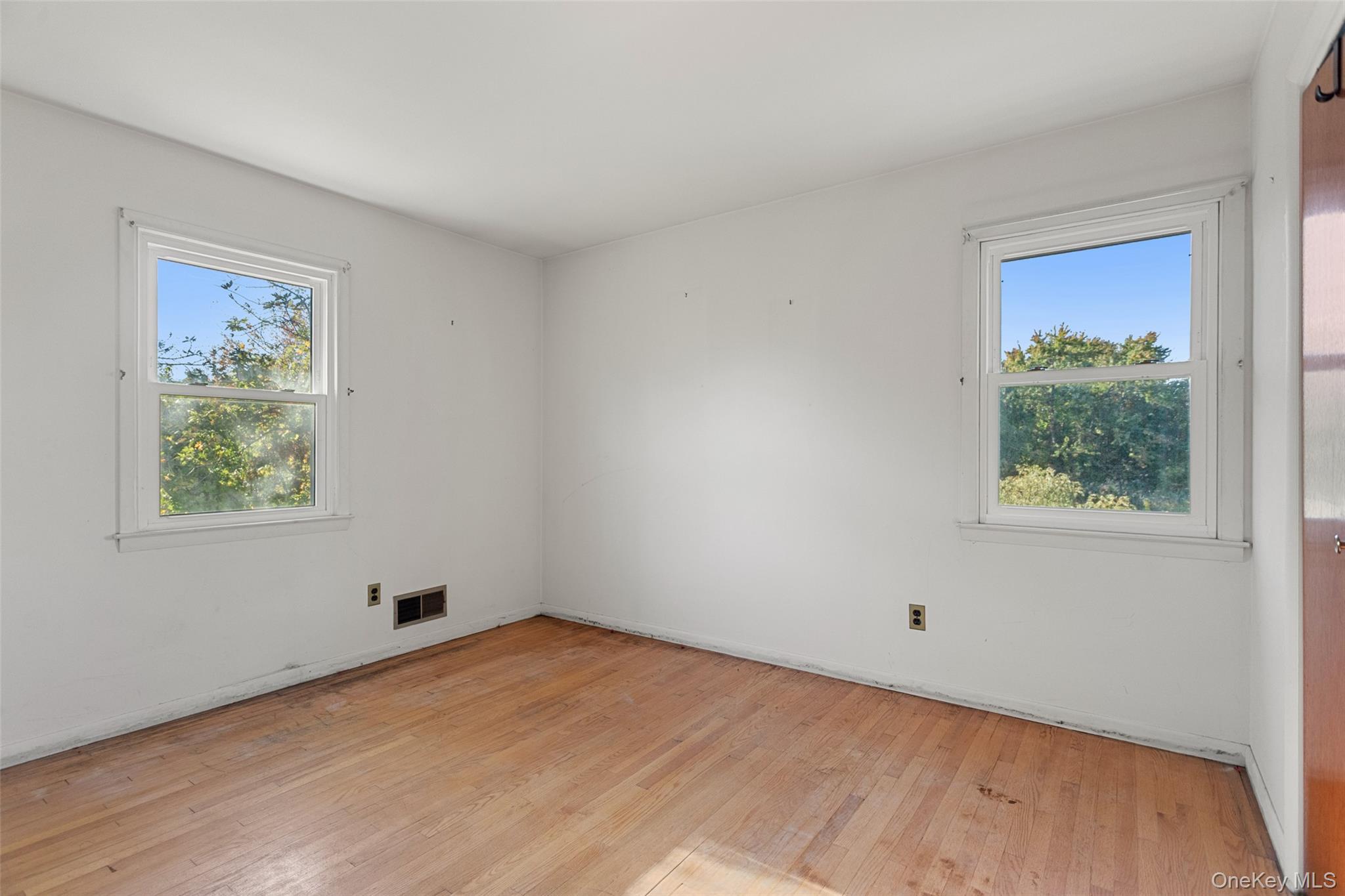 180 Bradford Avenue – For Sale photo 21