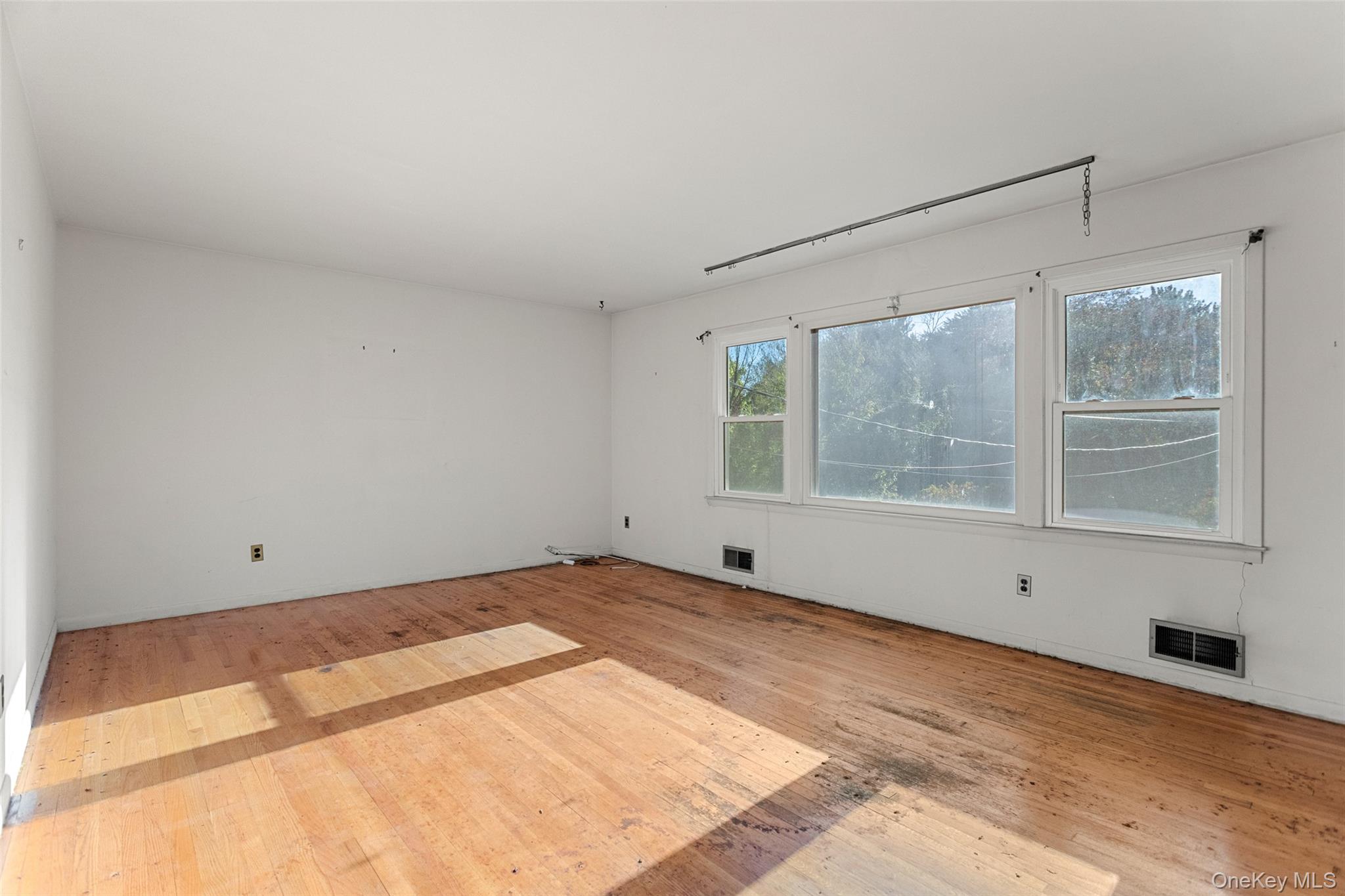180 Bradford Avenue – For Sale photo 12