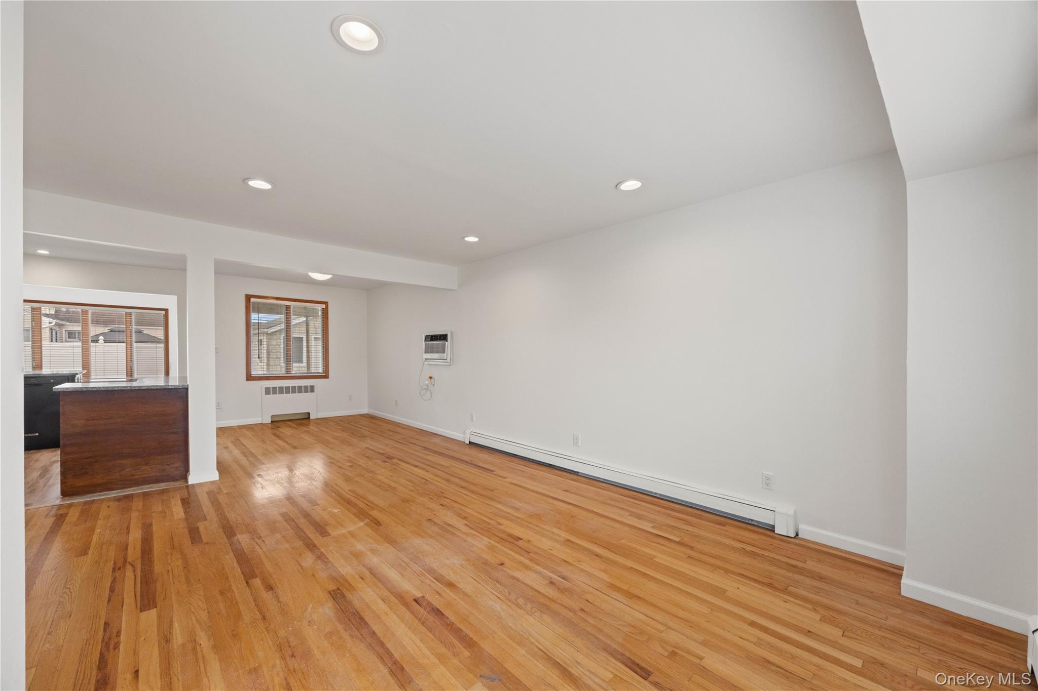 1051 Park Lane N – For Rent photo 3