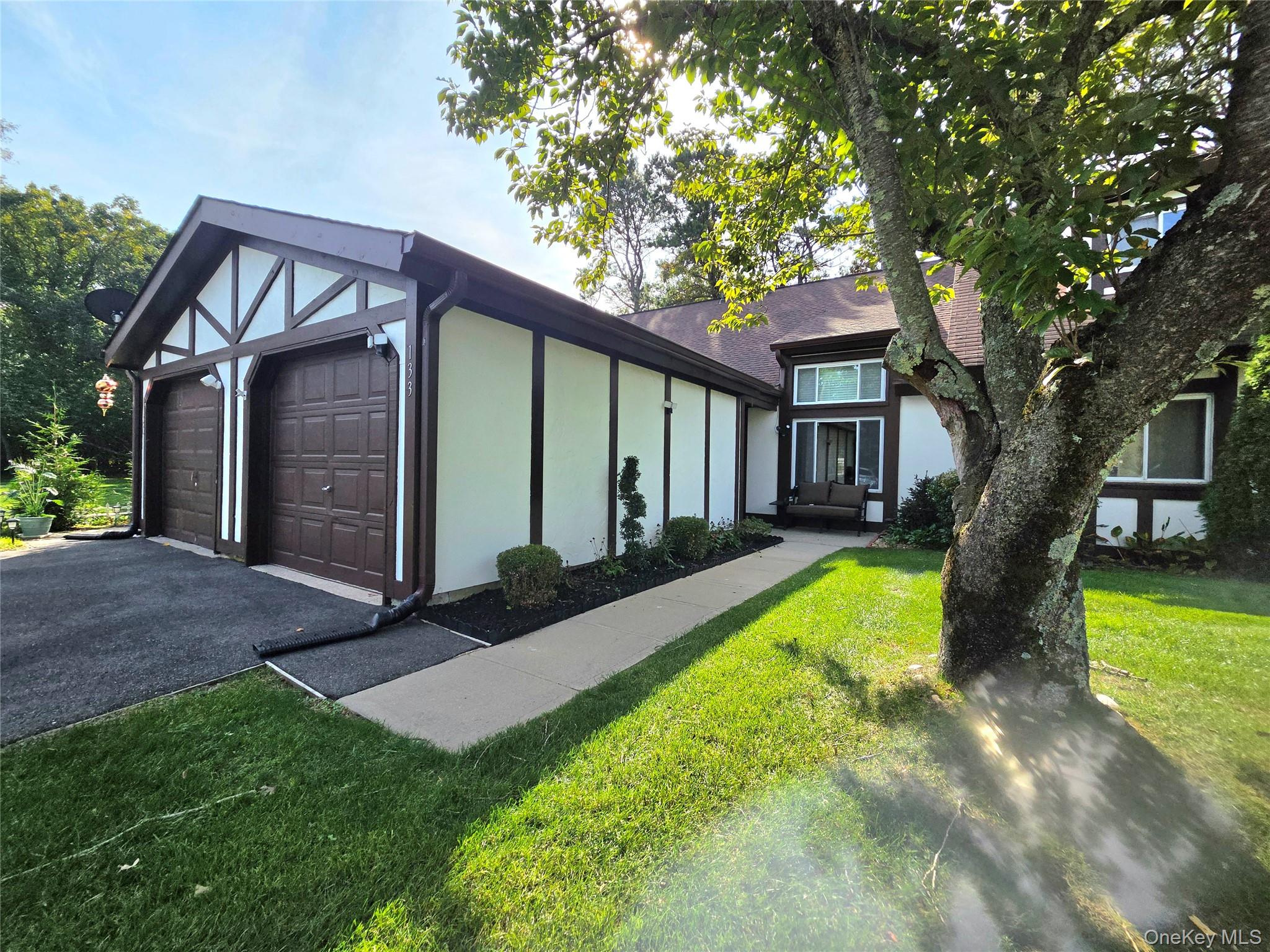 133 Fieldstone Court – For Sale